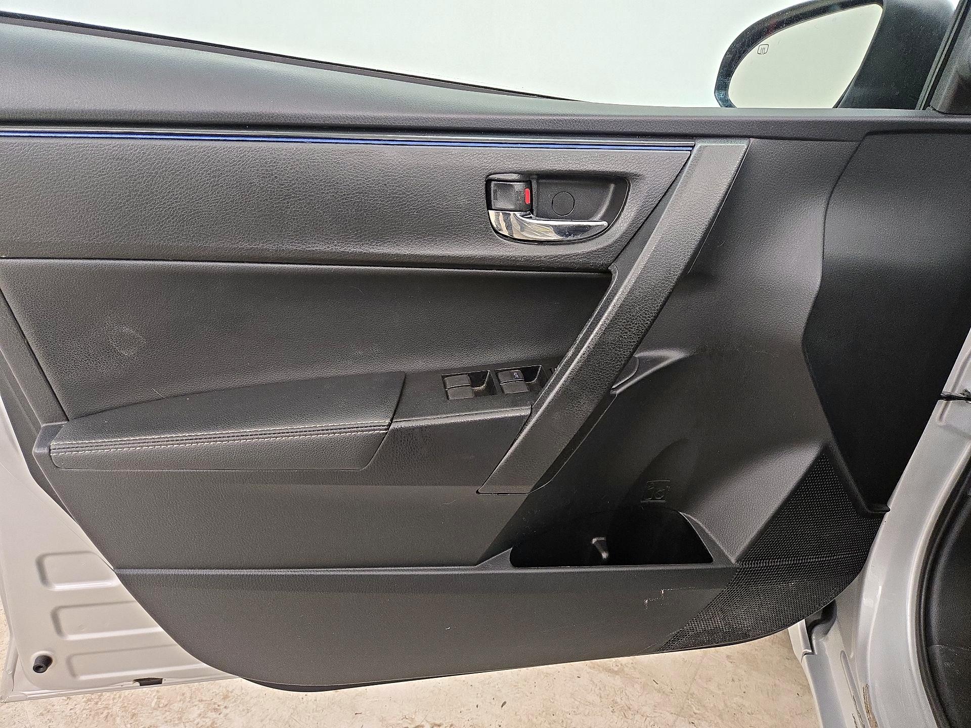 Thumbnail: 2018 Toyota Corolla - 12