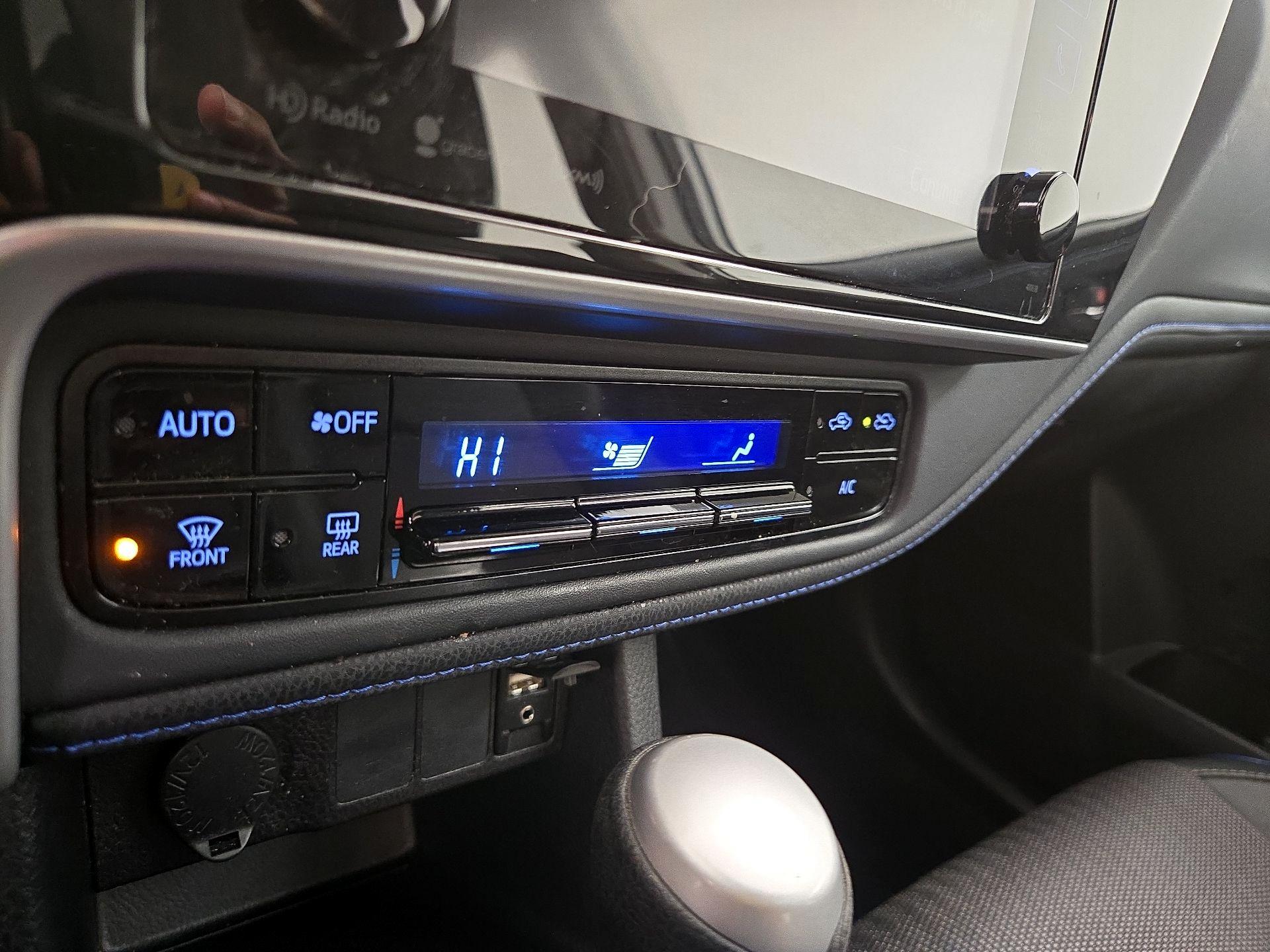 Thumbnail: 2018 Toyota Corolla - 16