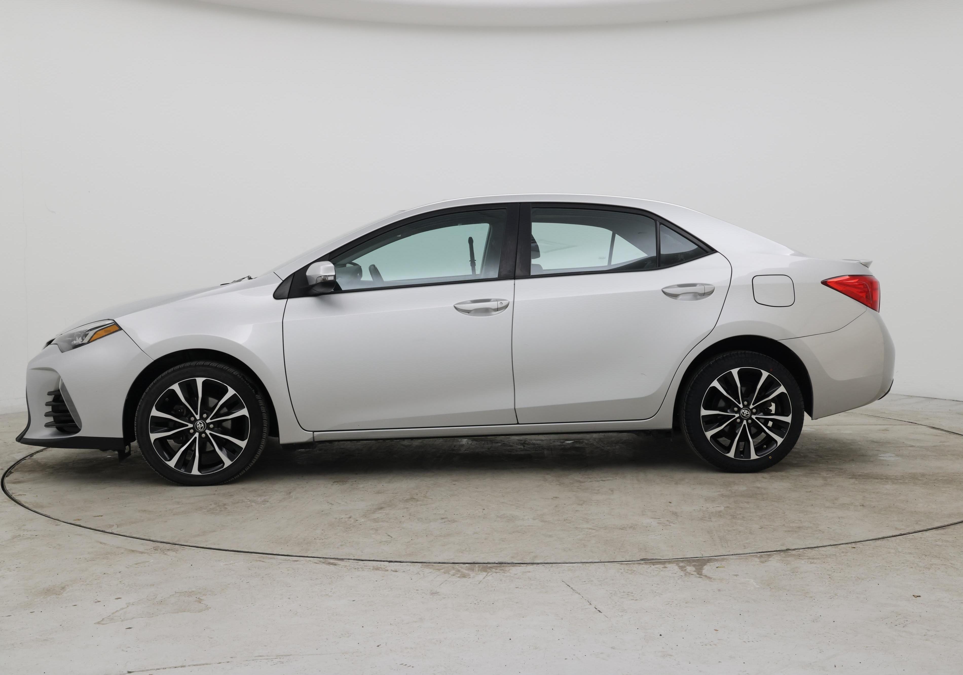 Thumbnail: 2018 Toyota Corolla - 3