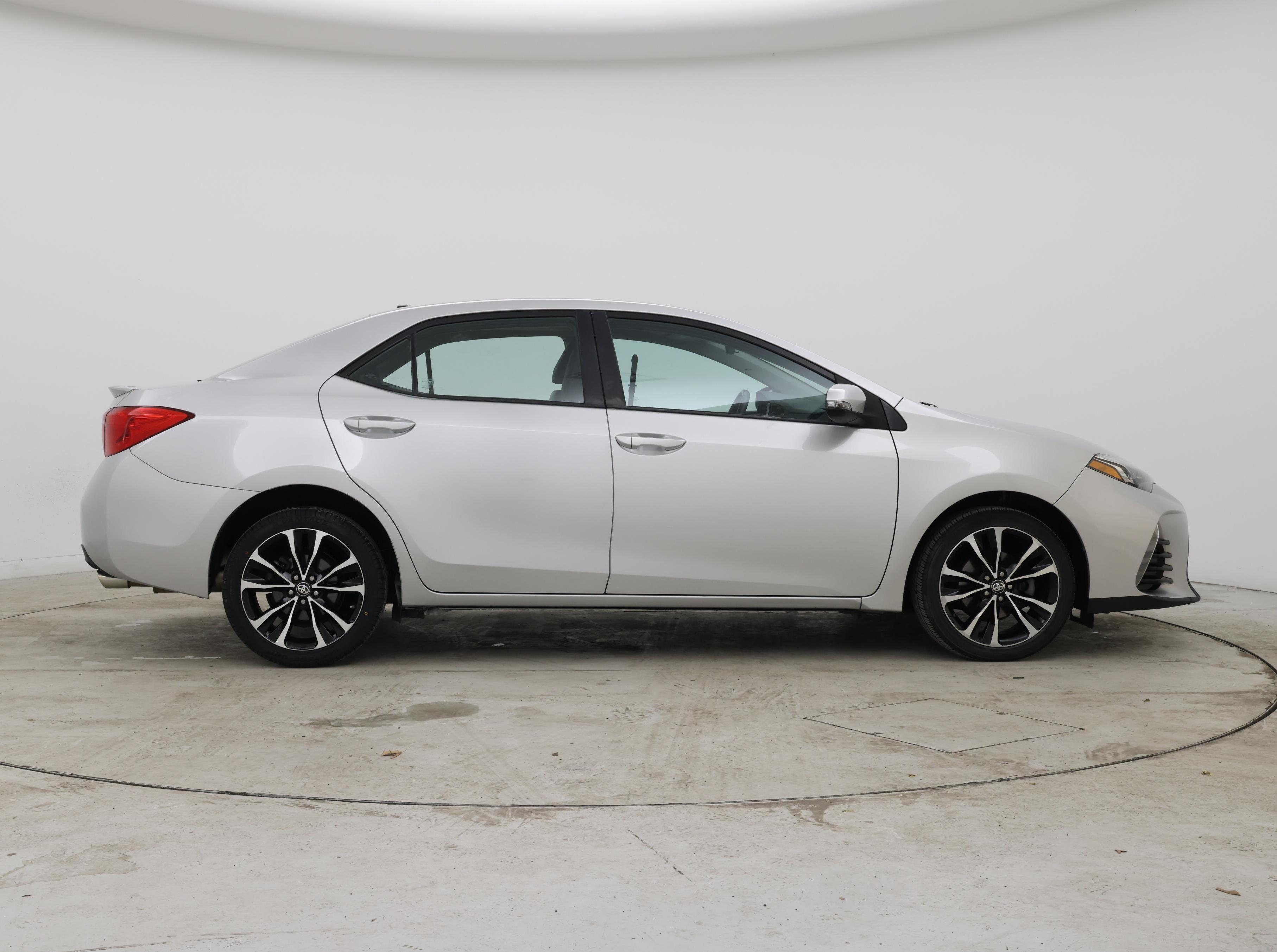 Thumbnail: 2018 Toyota Corolla - 7