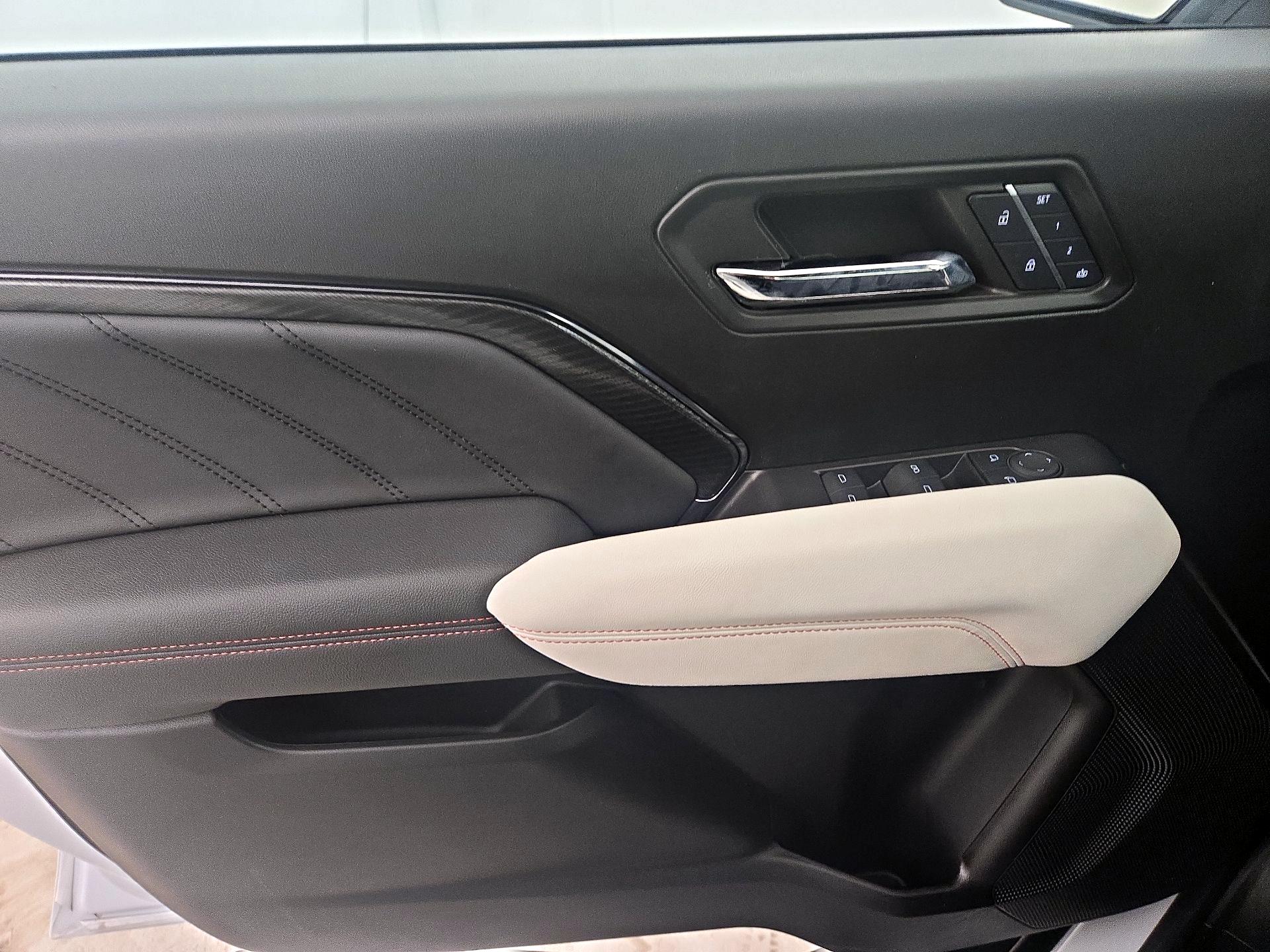 Thumbnail: 2024 GMC Canyon - 12