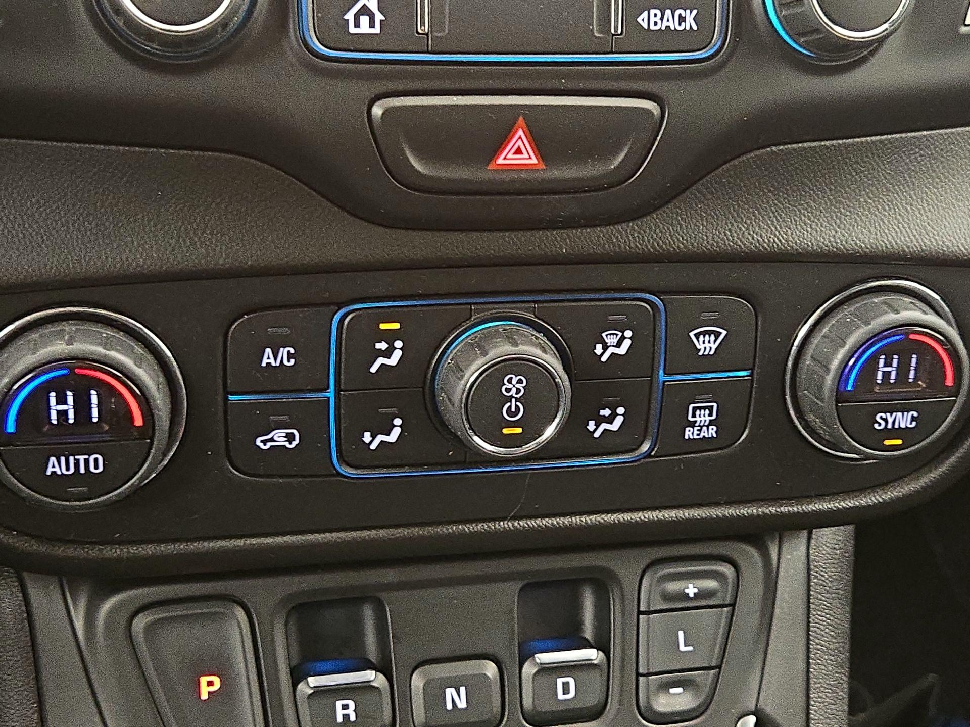 Thumbnail: 2020 GMC Terrain - 16