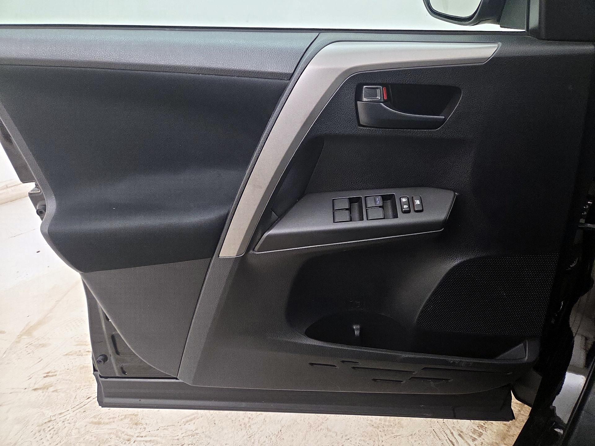 Thumbnail: 2017 Toyota RAV4 - 12