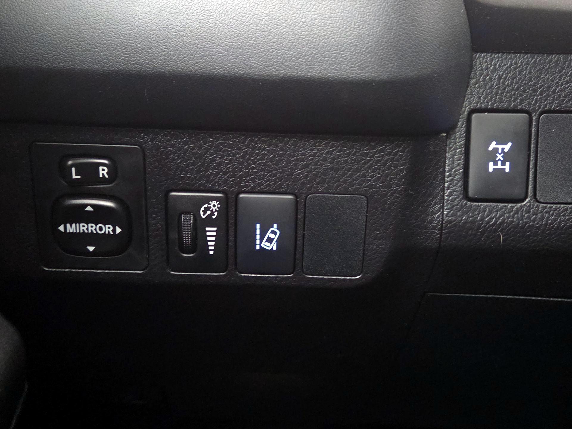 Thumbnail: 2017 Toyota RAV4 - 13