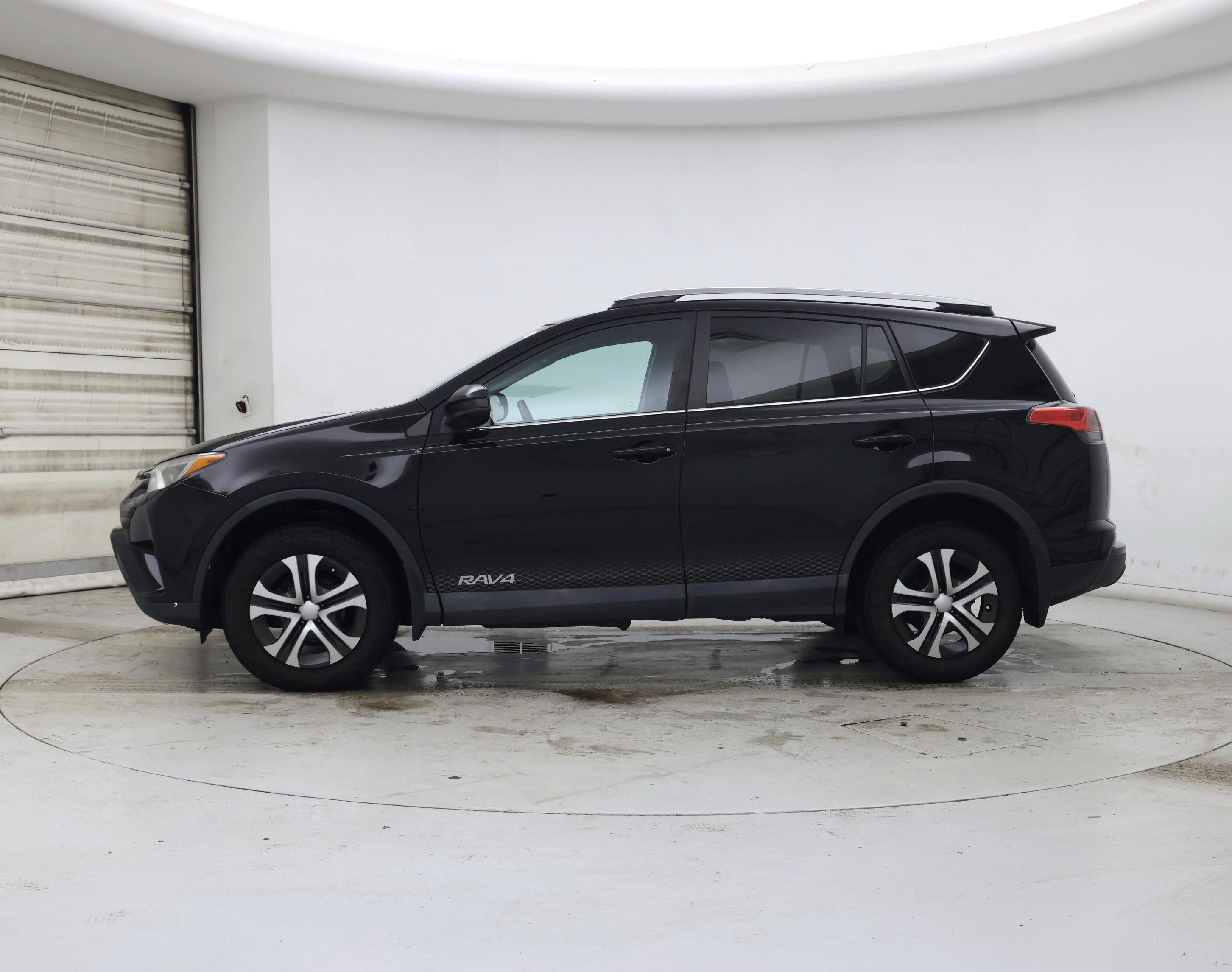 Thumbnail: 2017 Toyota RAV4 - 3