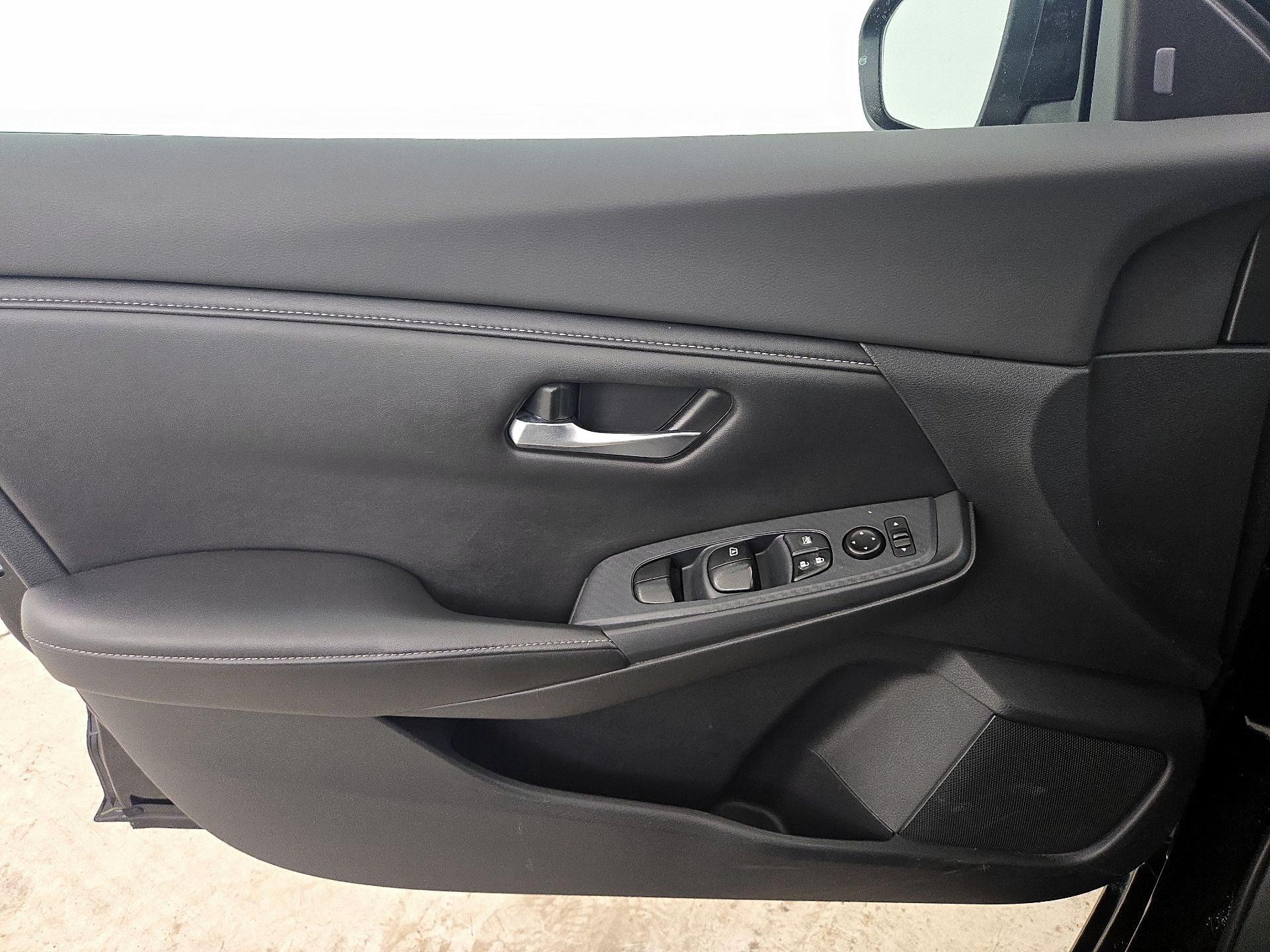 Thumbnail: 2022 Nissan Sentra - 12