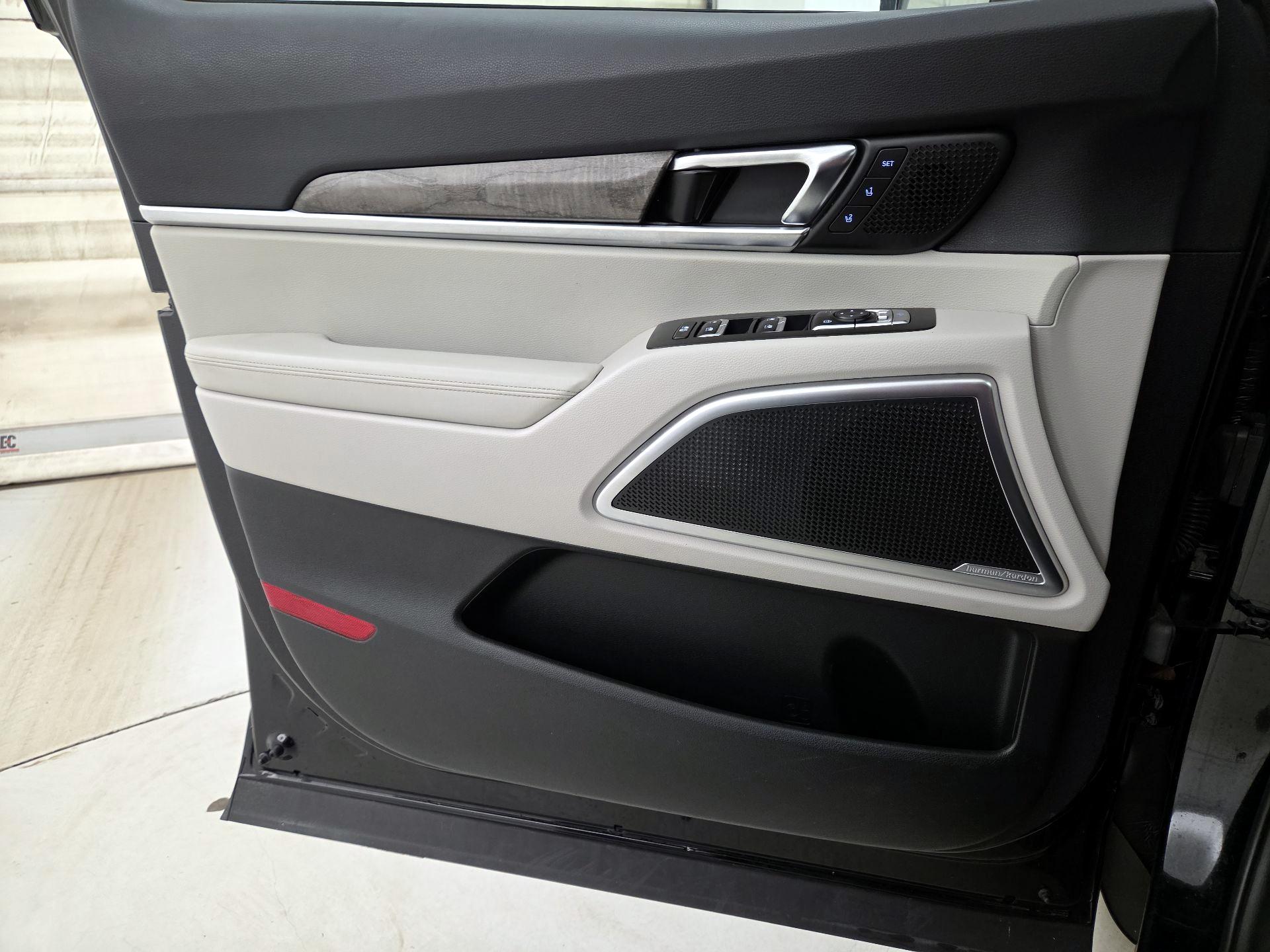 Thumbnail: 2020 Kia Telluride - 12