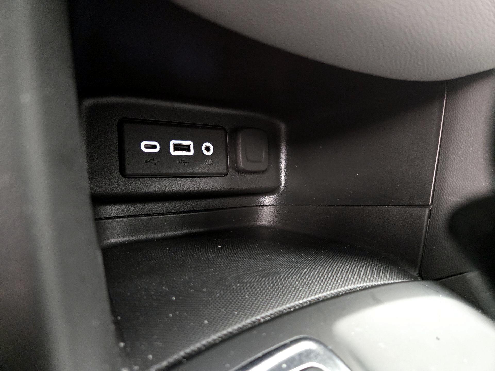 Thumbnail: 2022 Chevrolet Equinox - 18