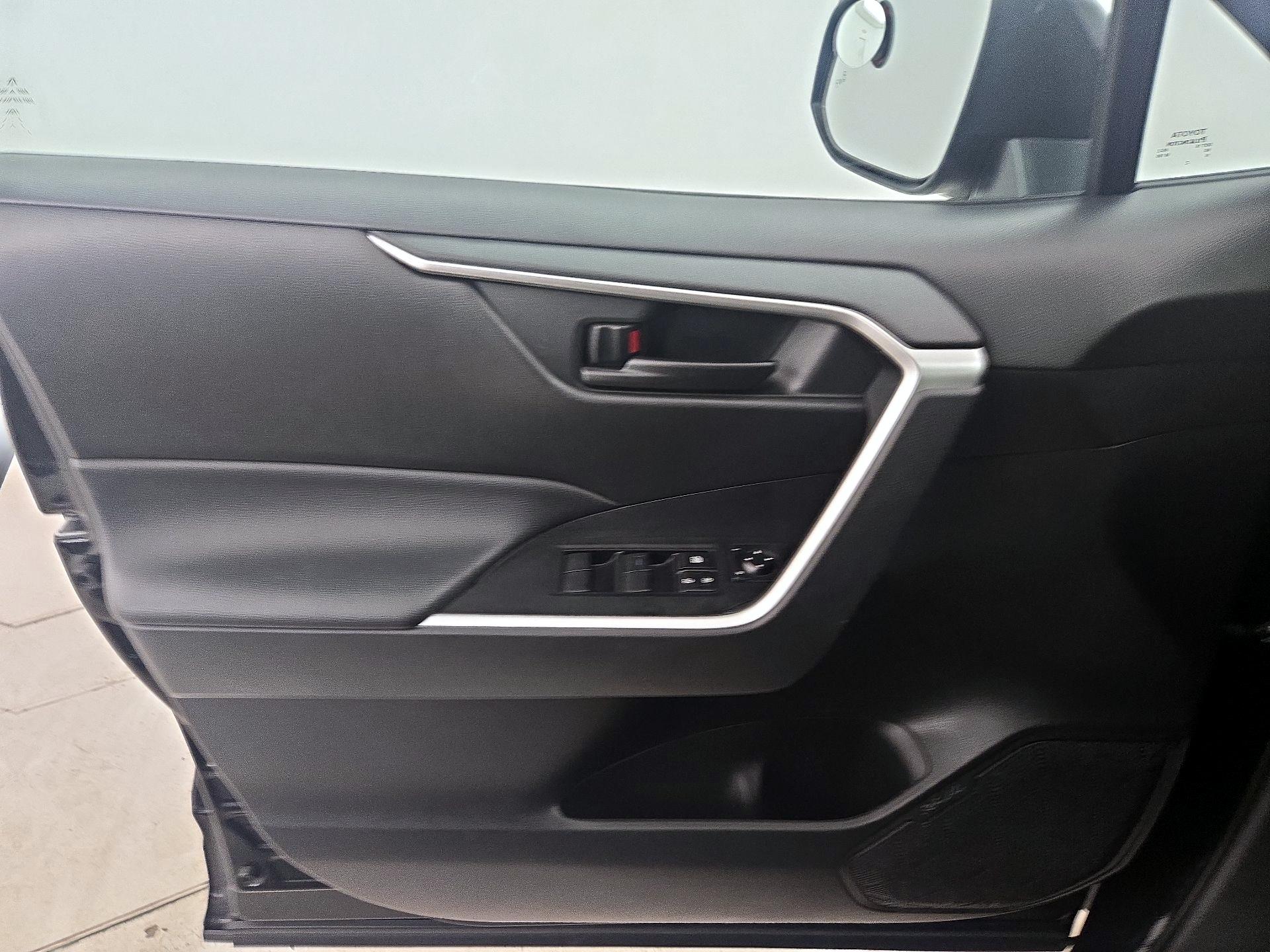 Thumbnail: 2023 Toyota RAV4 - 12