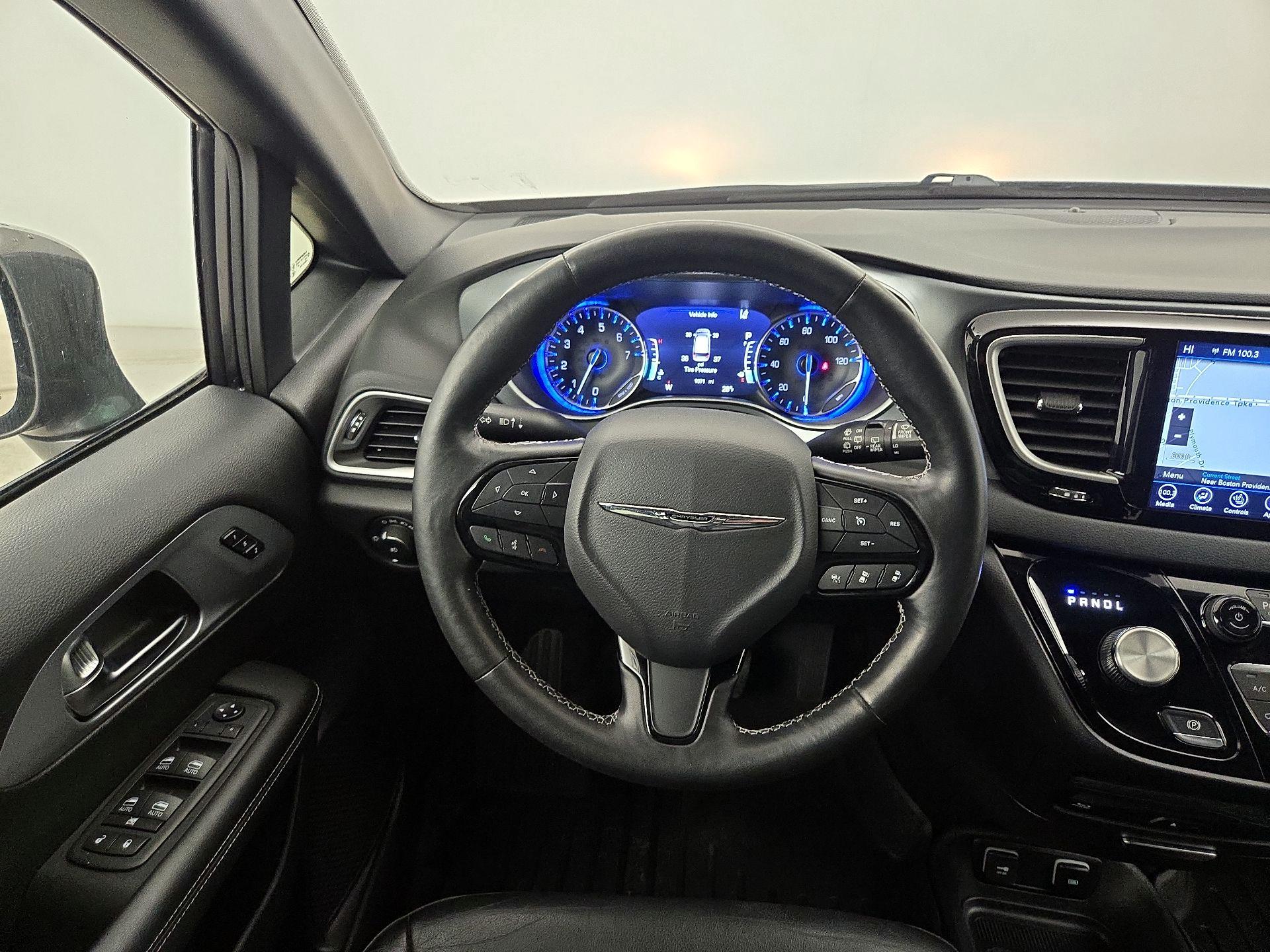 Thumbnail: 2020 Chrysler Pacifica - 10