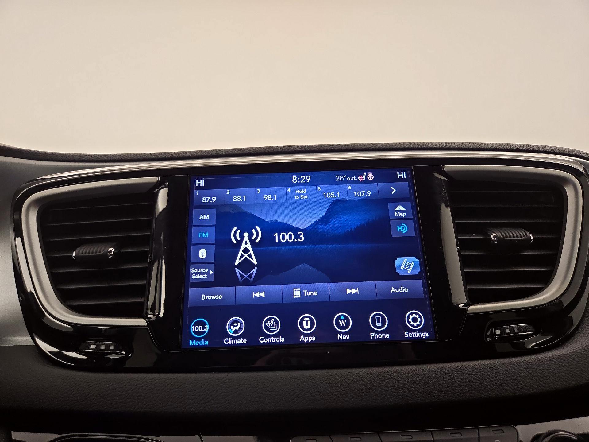 Thumbnail: 2020 Chrysler Pacifica - 15