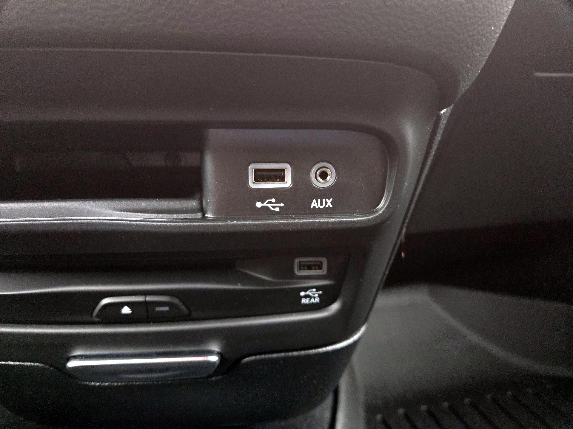 Thumbnail: 2020 Chrysler Pacifica - 18