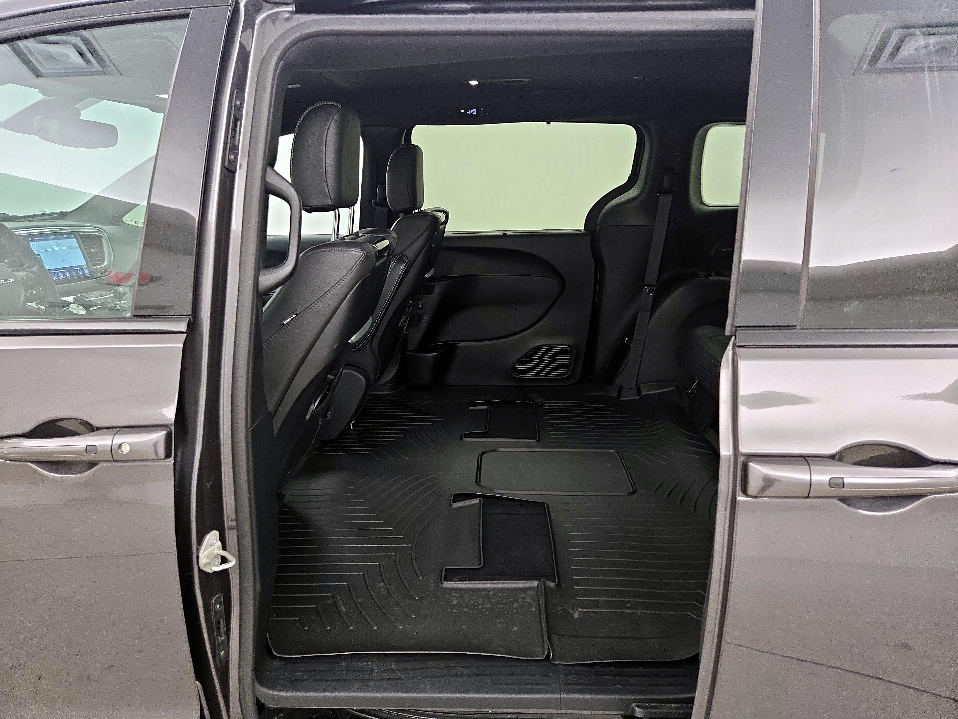 Thumbnail: 2020 Chrysler Pacifica - 19