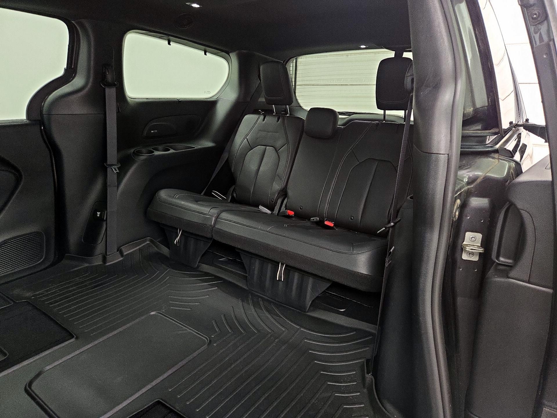 Thumbnail: 2020 Chrysler Pacifica - 20