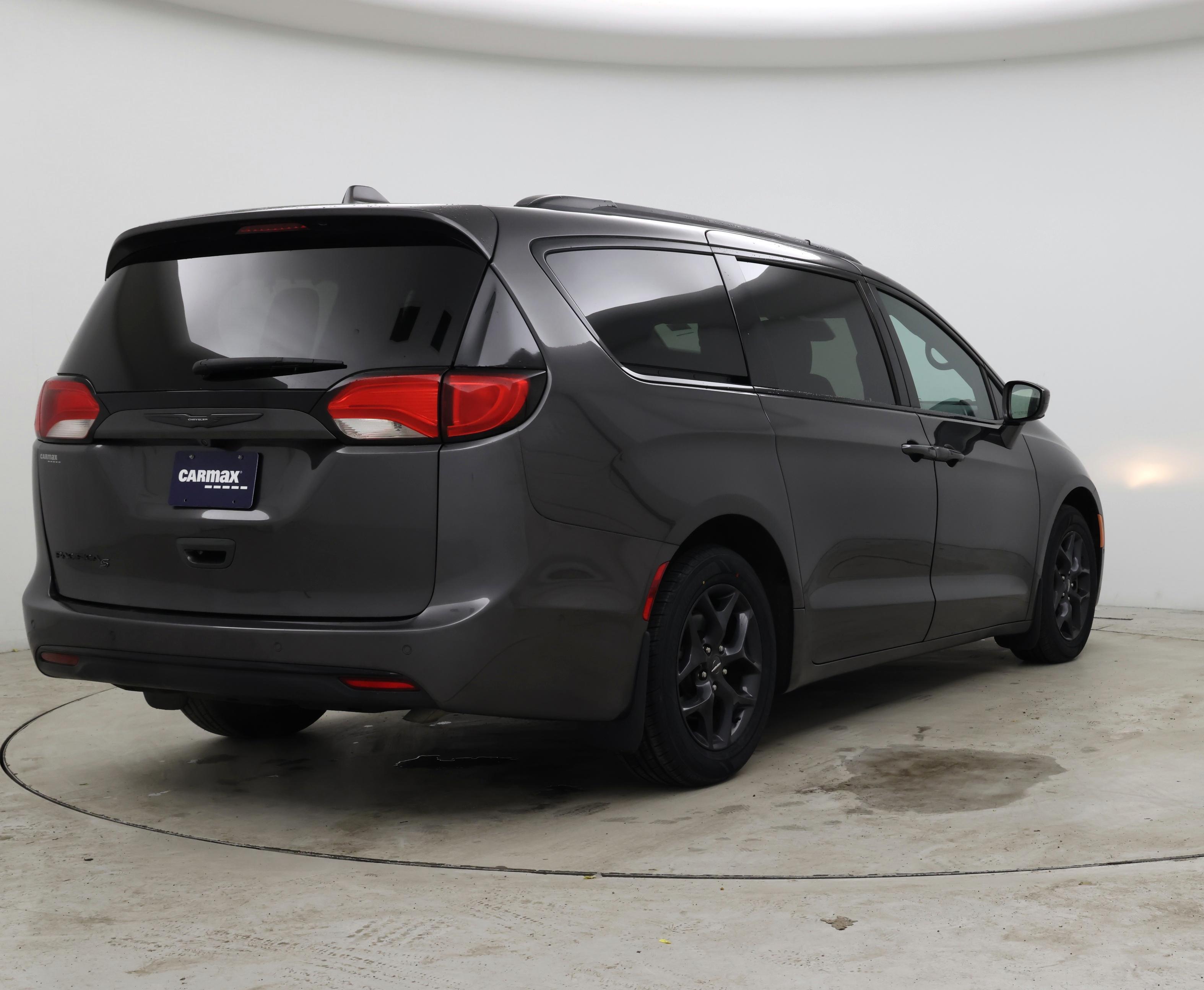 Thumbnail: 2020 Chrysler Pacifica - 8