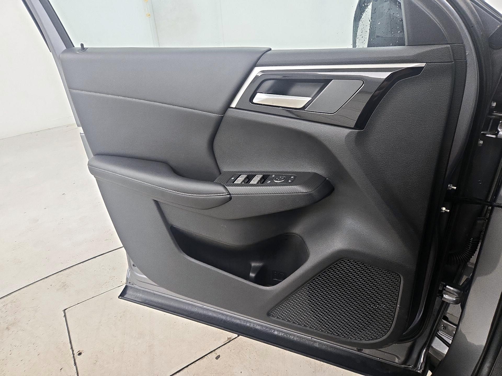 Thumbnail: 2022 Mitsubishi Outlander - 12