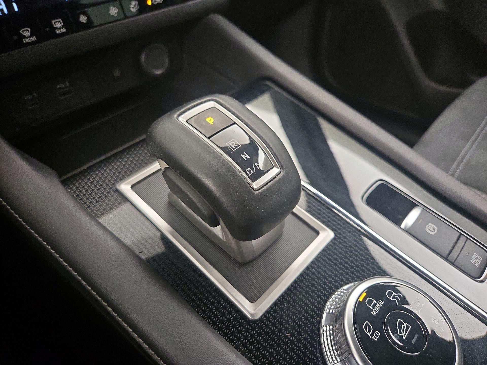 Thumbnail: 2022 Mitsubishi Outlander - 17