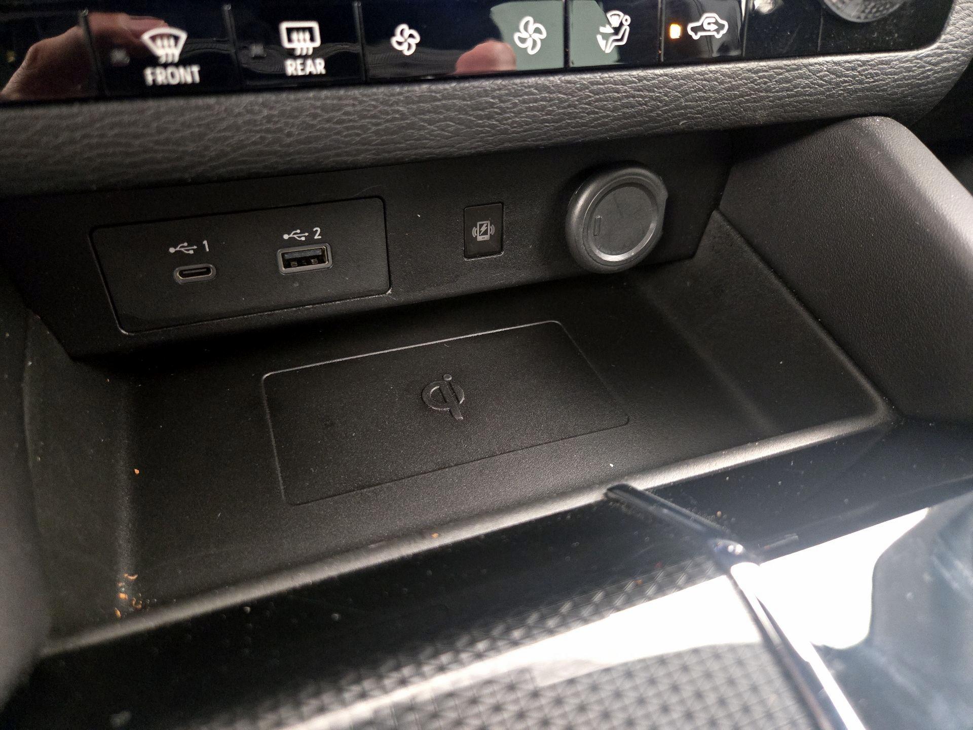 Thumbnail: 2022 Mitsubishi Outlander - 18