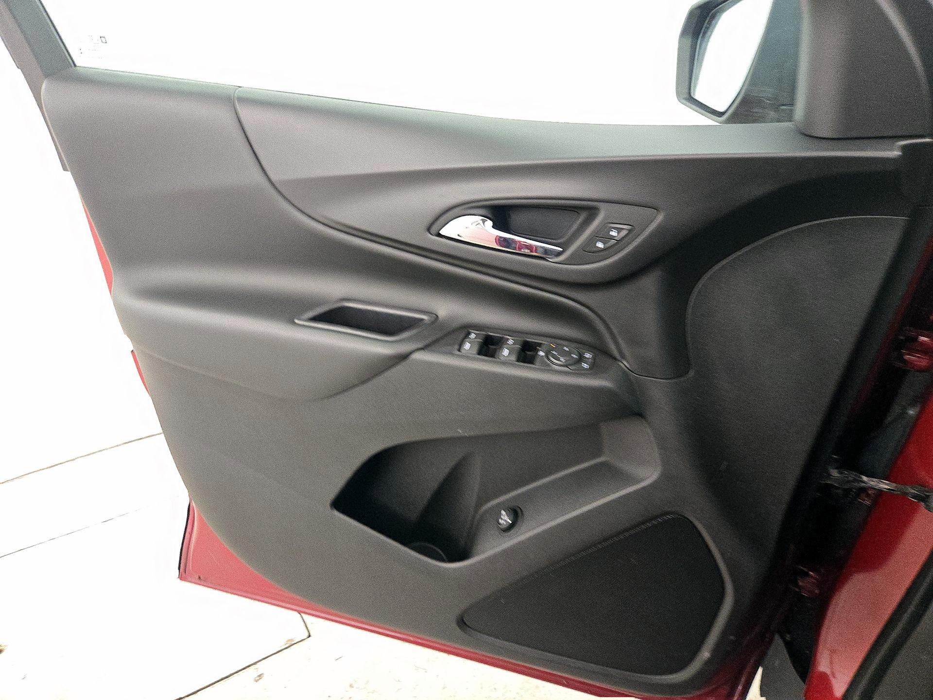 Thumbnail: 2018 Chevrolet Equinox - 12