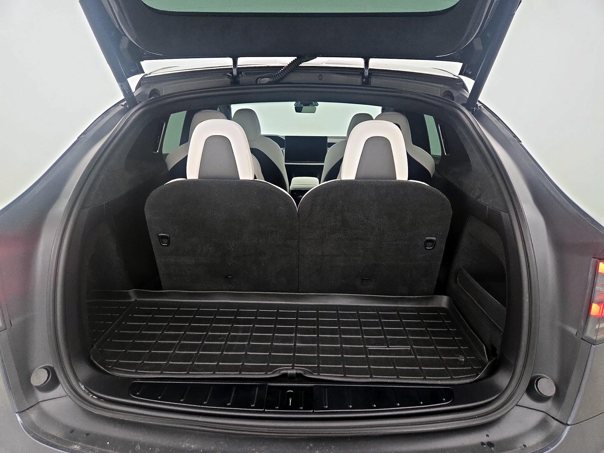 Thumbnail: 2022 Tesla Model X - 20