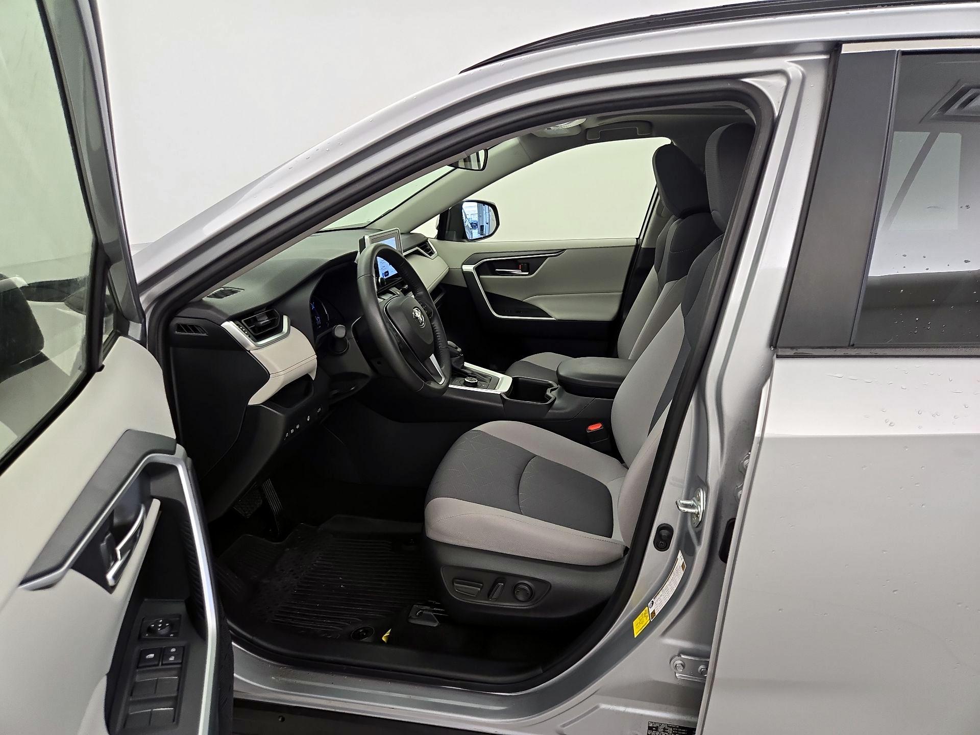 Thumbnail: 2024 Toyota RAV4 - 11