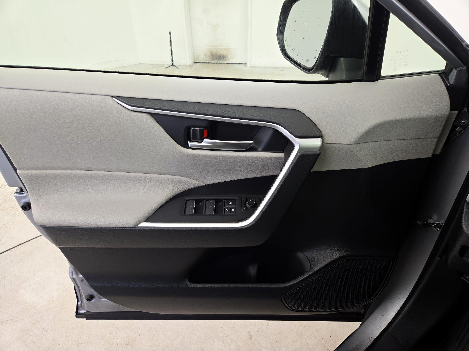 Thumbnail: 2024 Toyota RAV4 - 12