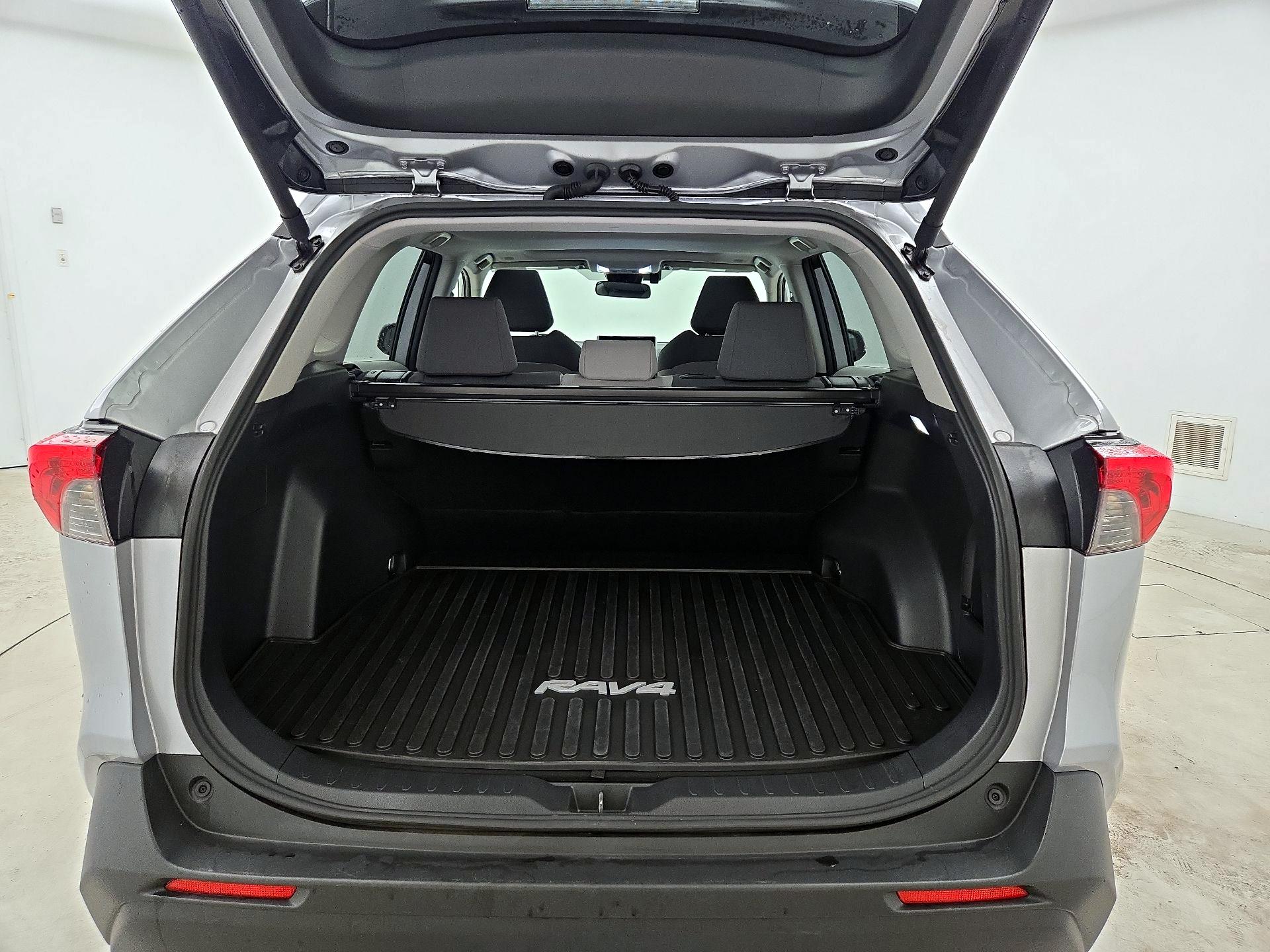 Thumbnail: 2024 Toyota RAV4 - 20