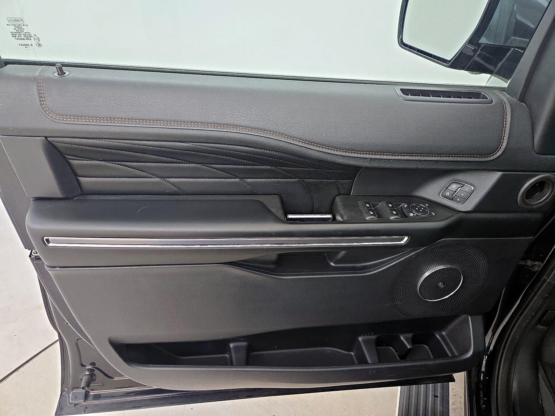 Thumbnail: 2019 Ford Expedition - 12