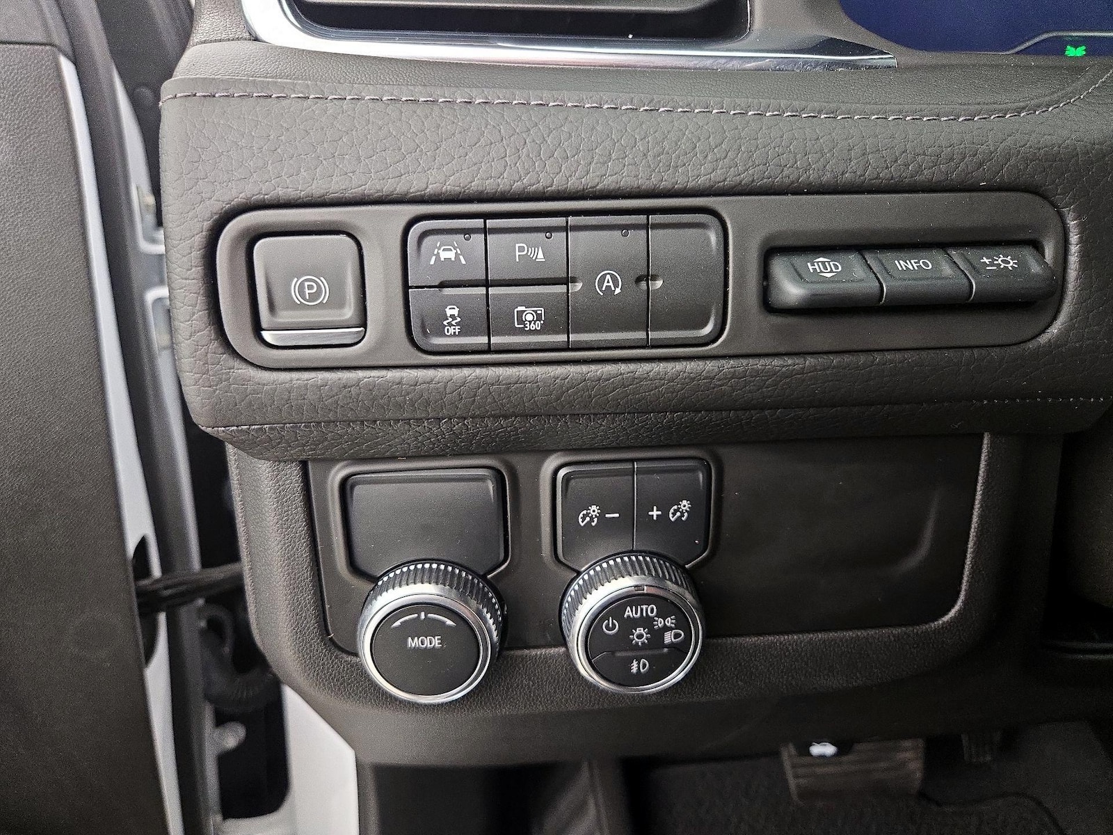 2023 GMC Yukon XL Denali - Photo 14