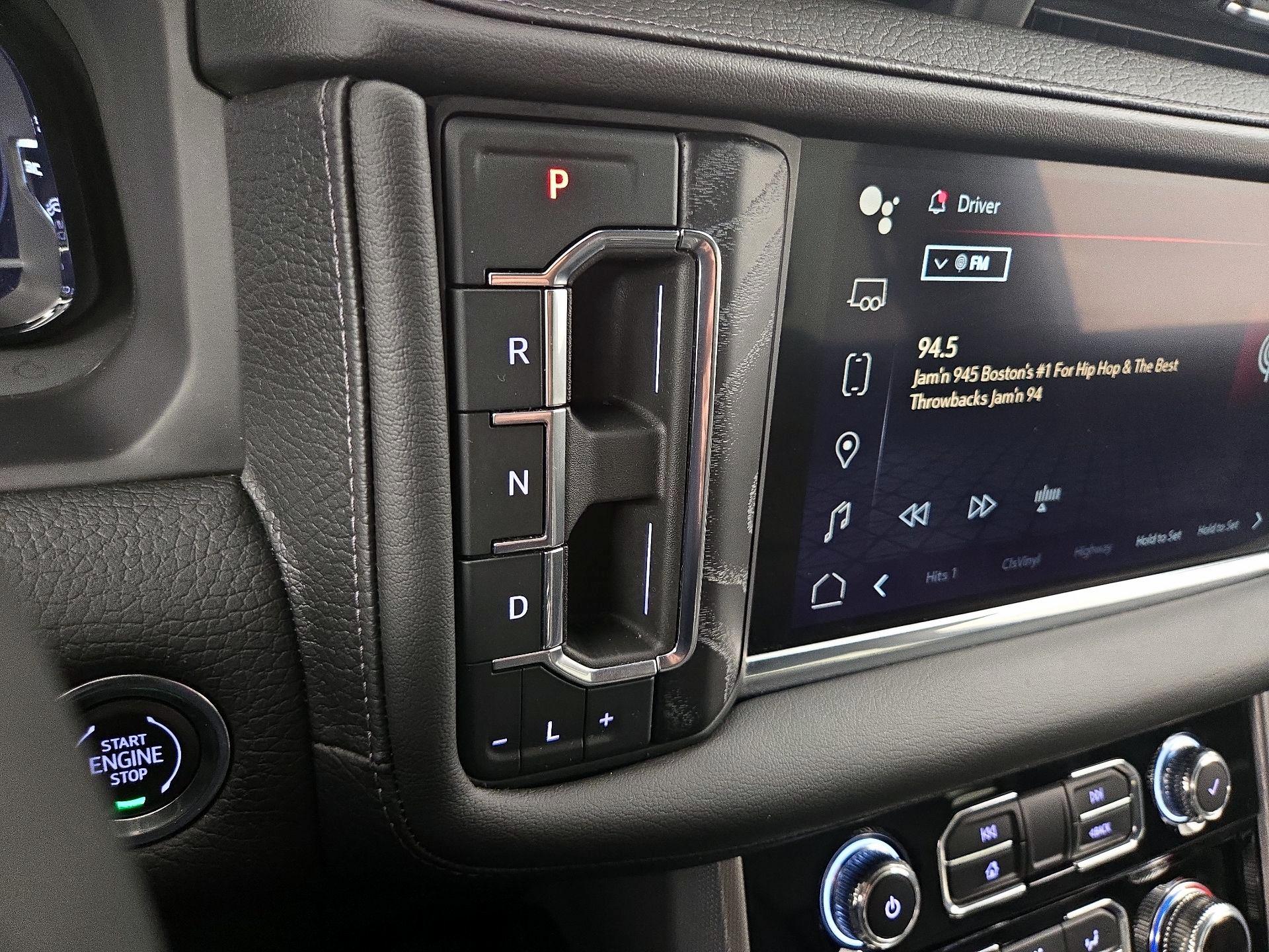 Thumbnail: 2023 GMC Yukon XL - 17