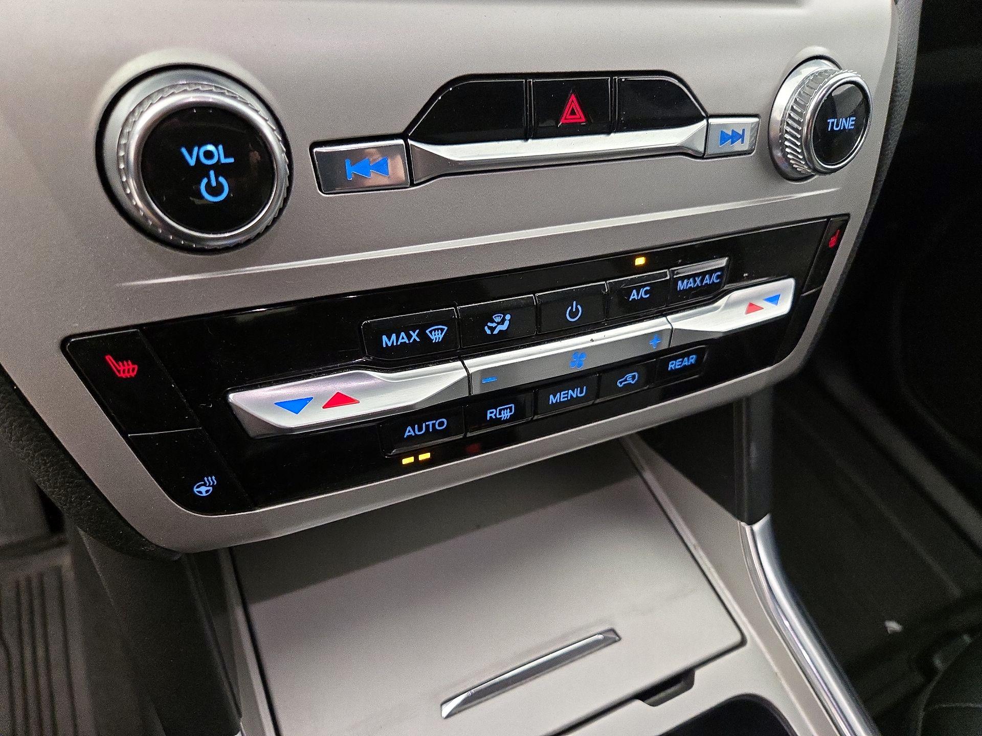 Thumbnail: 2022 Ford Explorer - 17