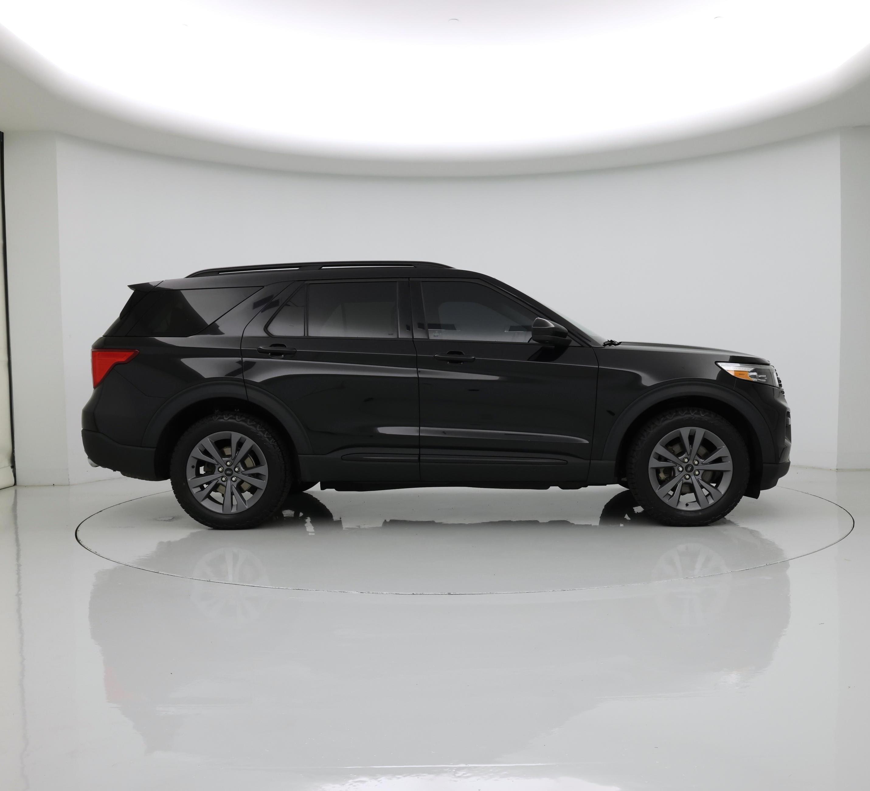 Thumbnail: 2022 Ford Explorer - 7