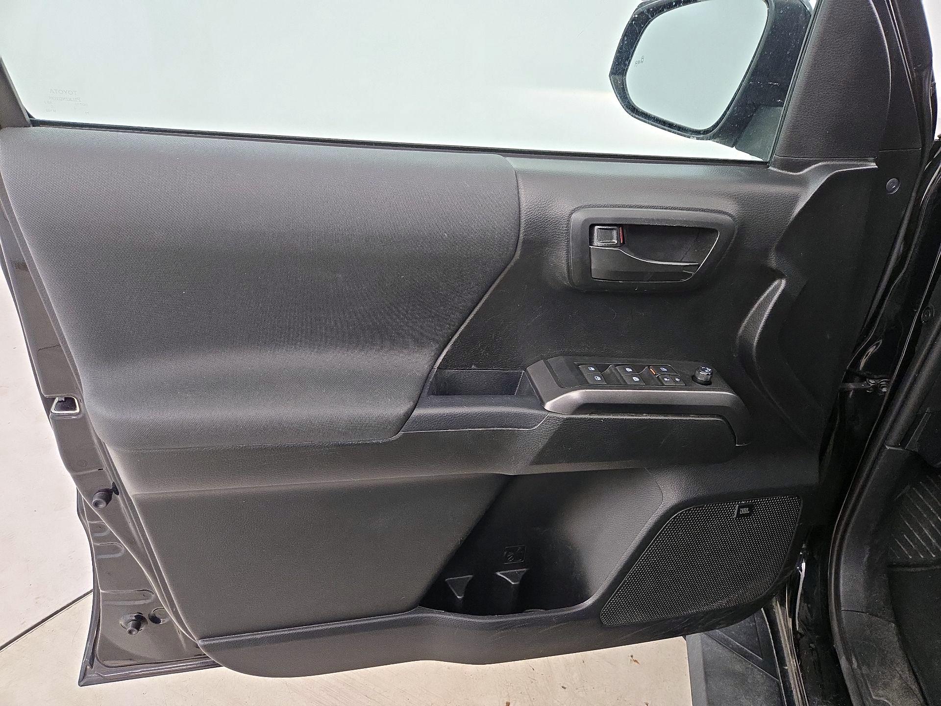 Thumbnail: 2019 Toyota Tacoma - 12