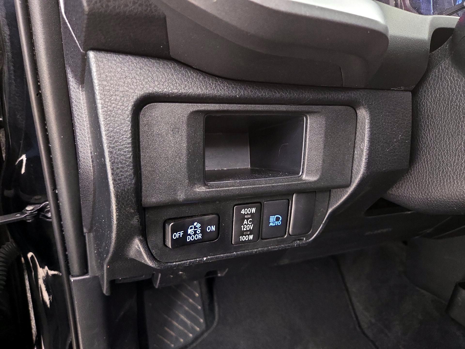 Thumbnail: 2019 Toyota Tacoma - 13