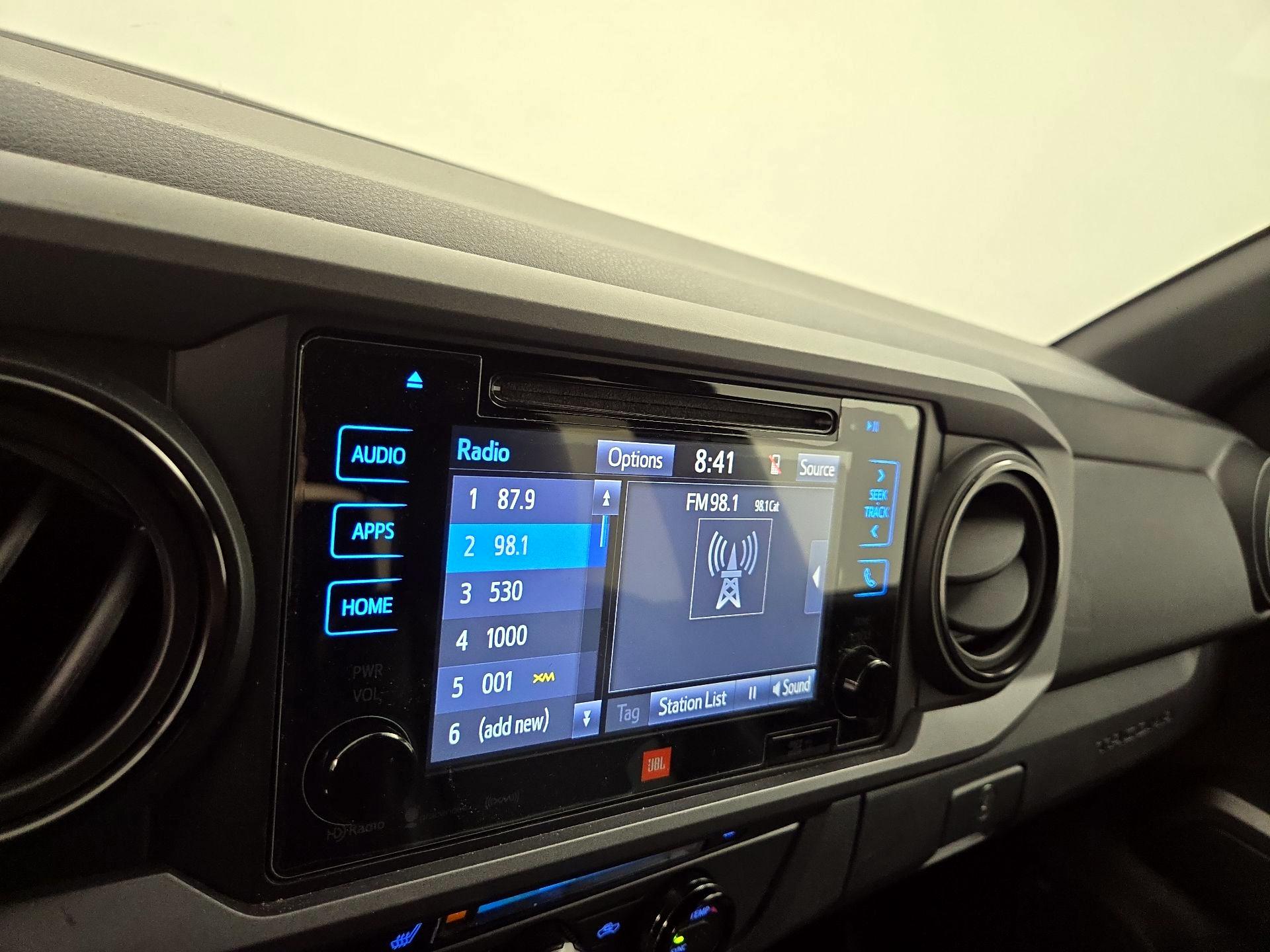 Thumbnail: 2019 Toyota Tacoma - 15