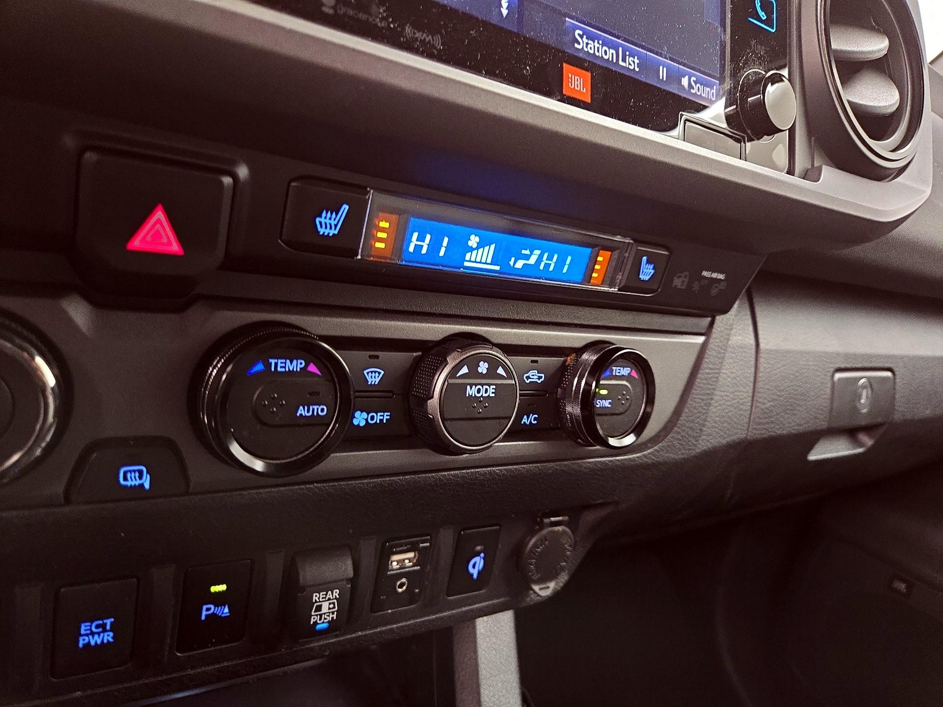 Thumbnail: 2019 Toyota Tacoma - 16