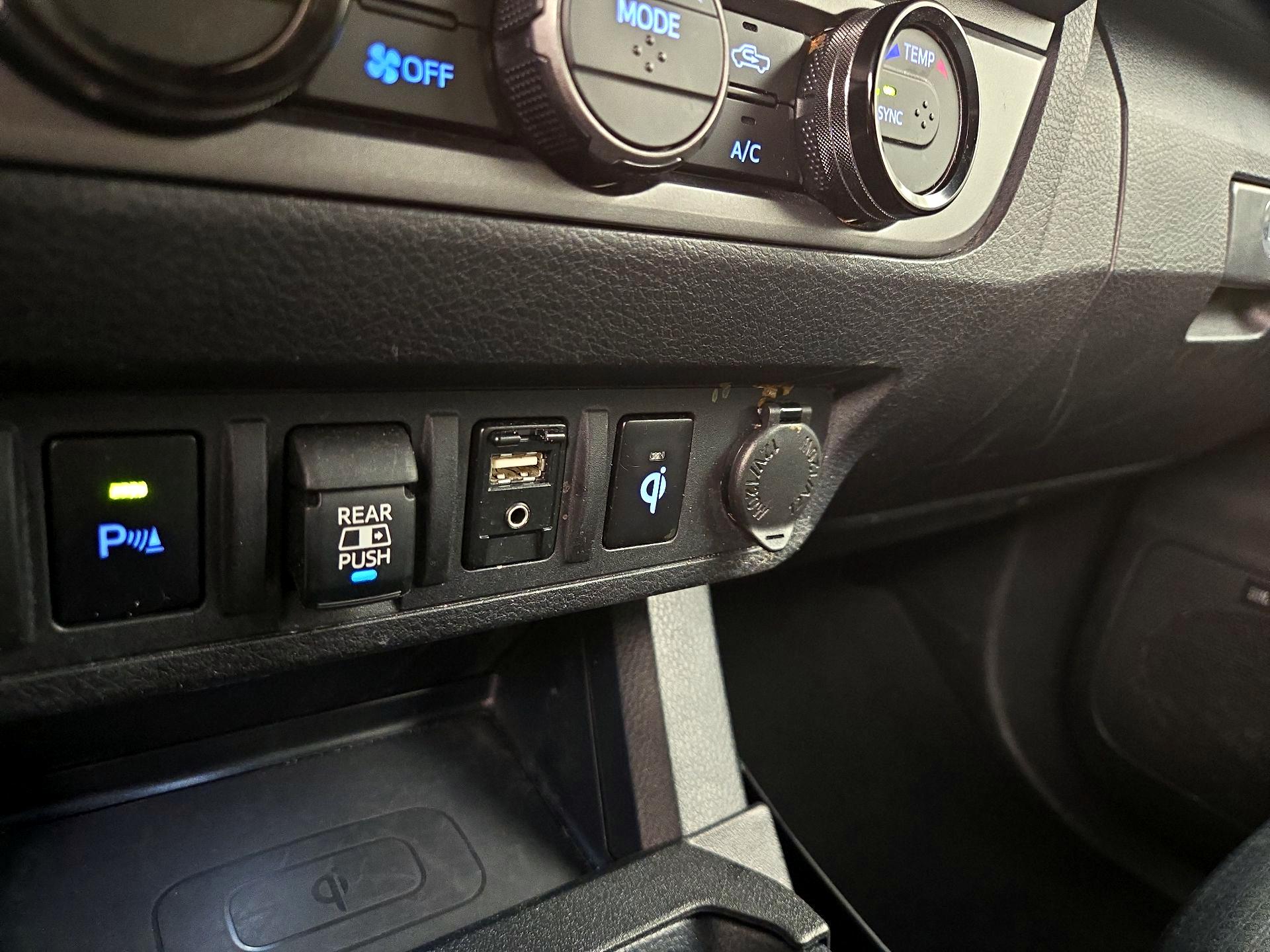 Thumbnail: 2019 Toyota Tacoma - 18