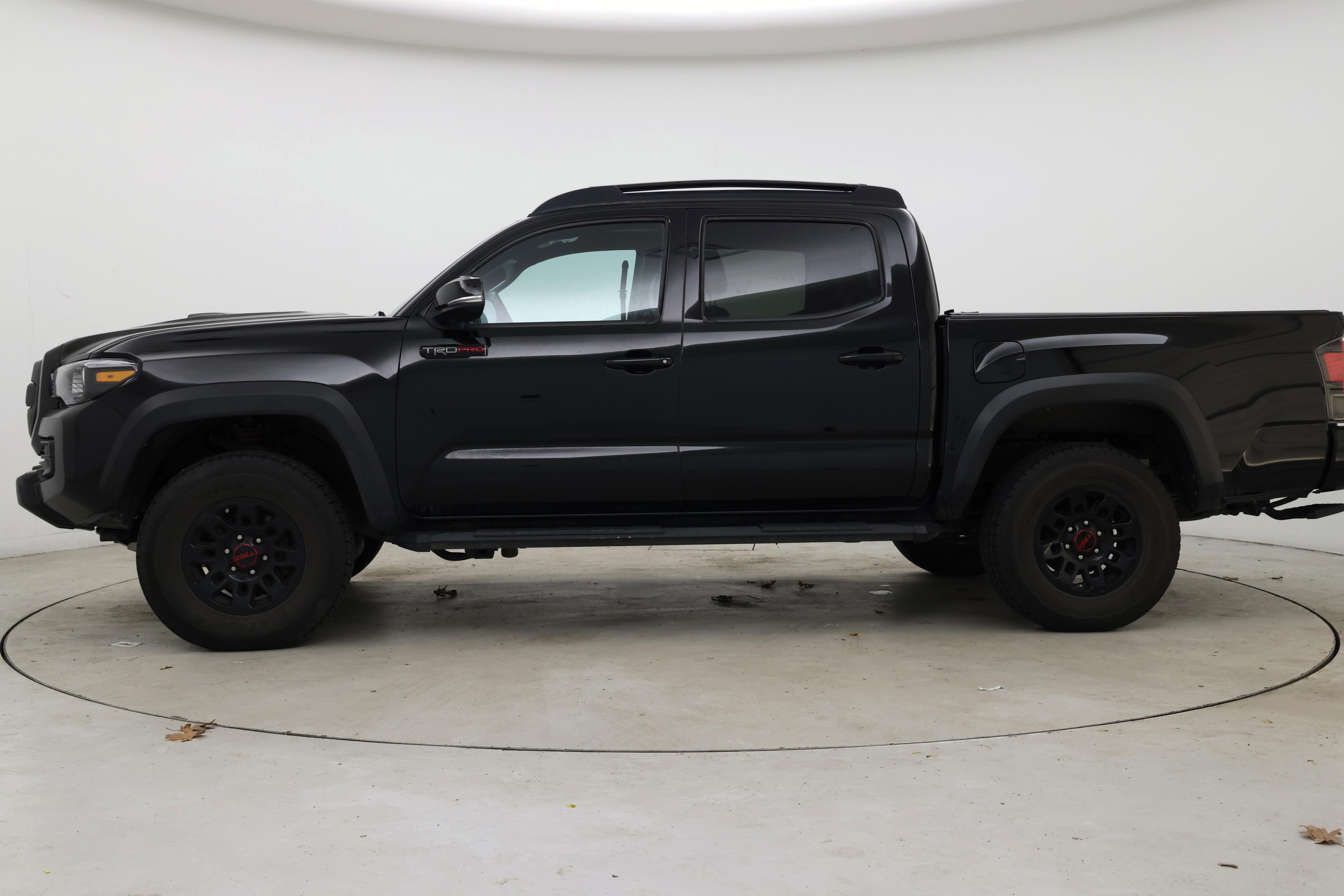 Thumbnail: 2019 Toyota Tacoma - 3