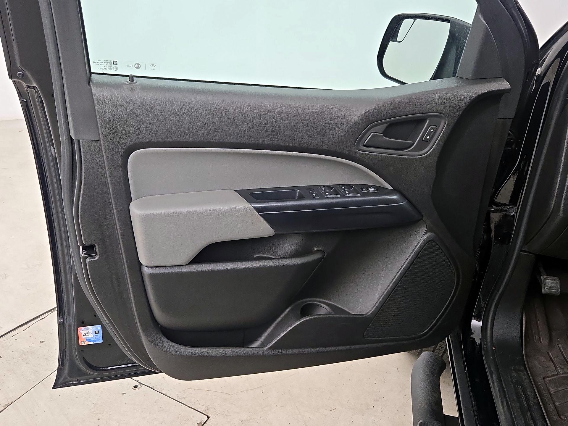 Thumbnail: 2017 Chevrolet Colorado - 12