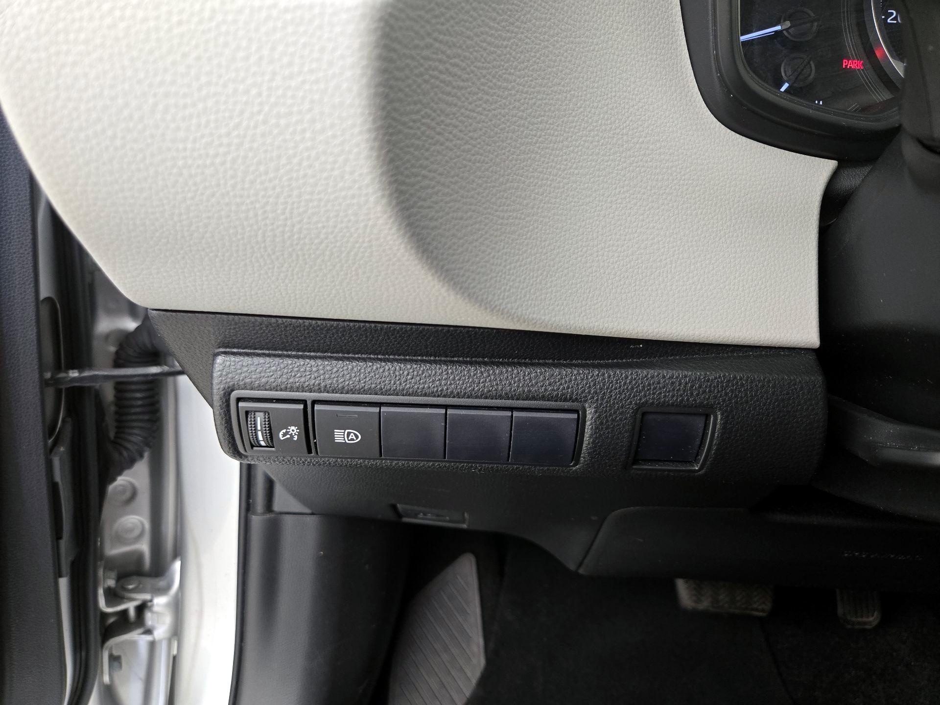 Thumbnail: 2021 Toyota Corolla - 13