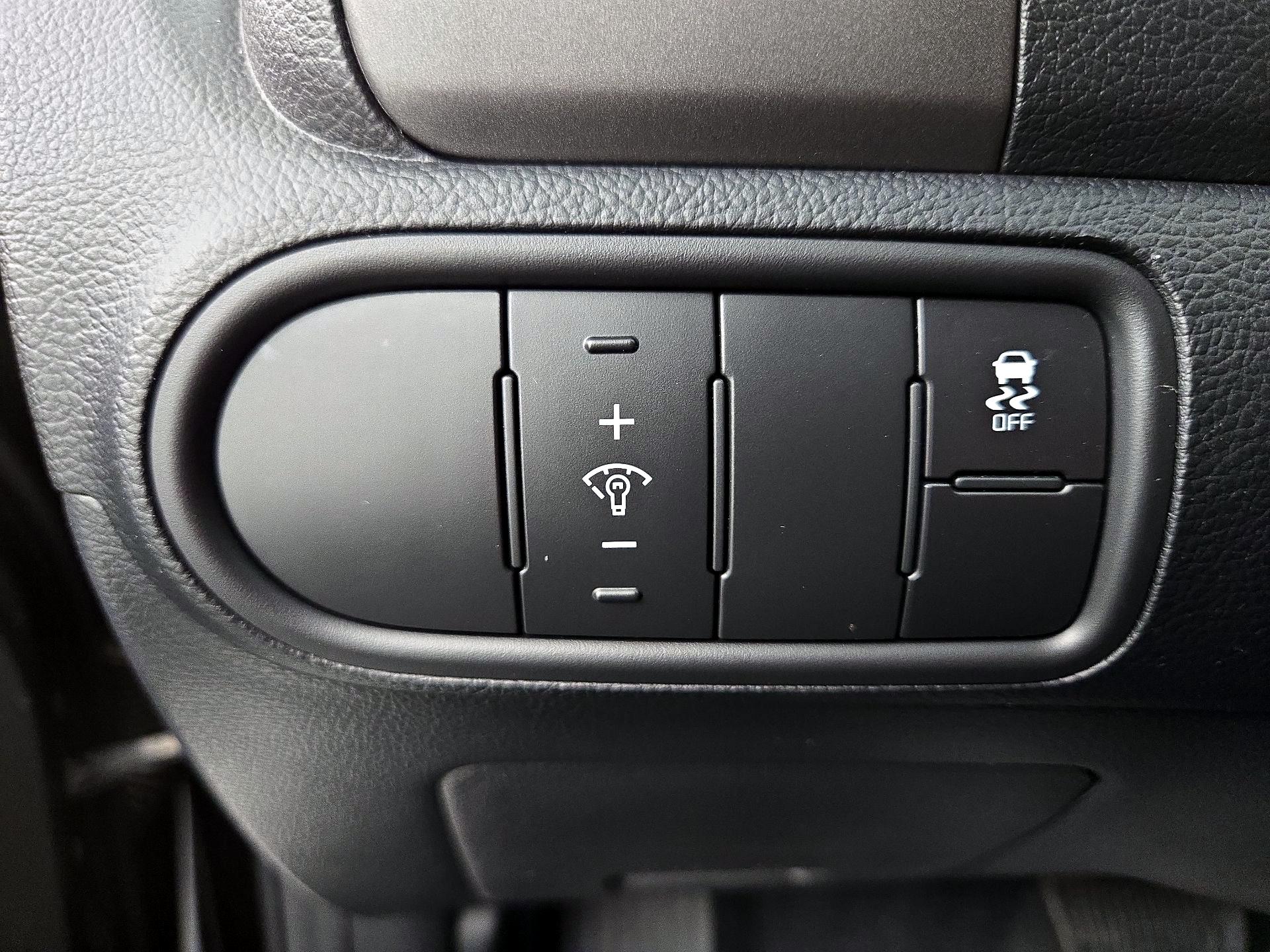 Thumbnail: 2018 Kia Forte - 13