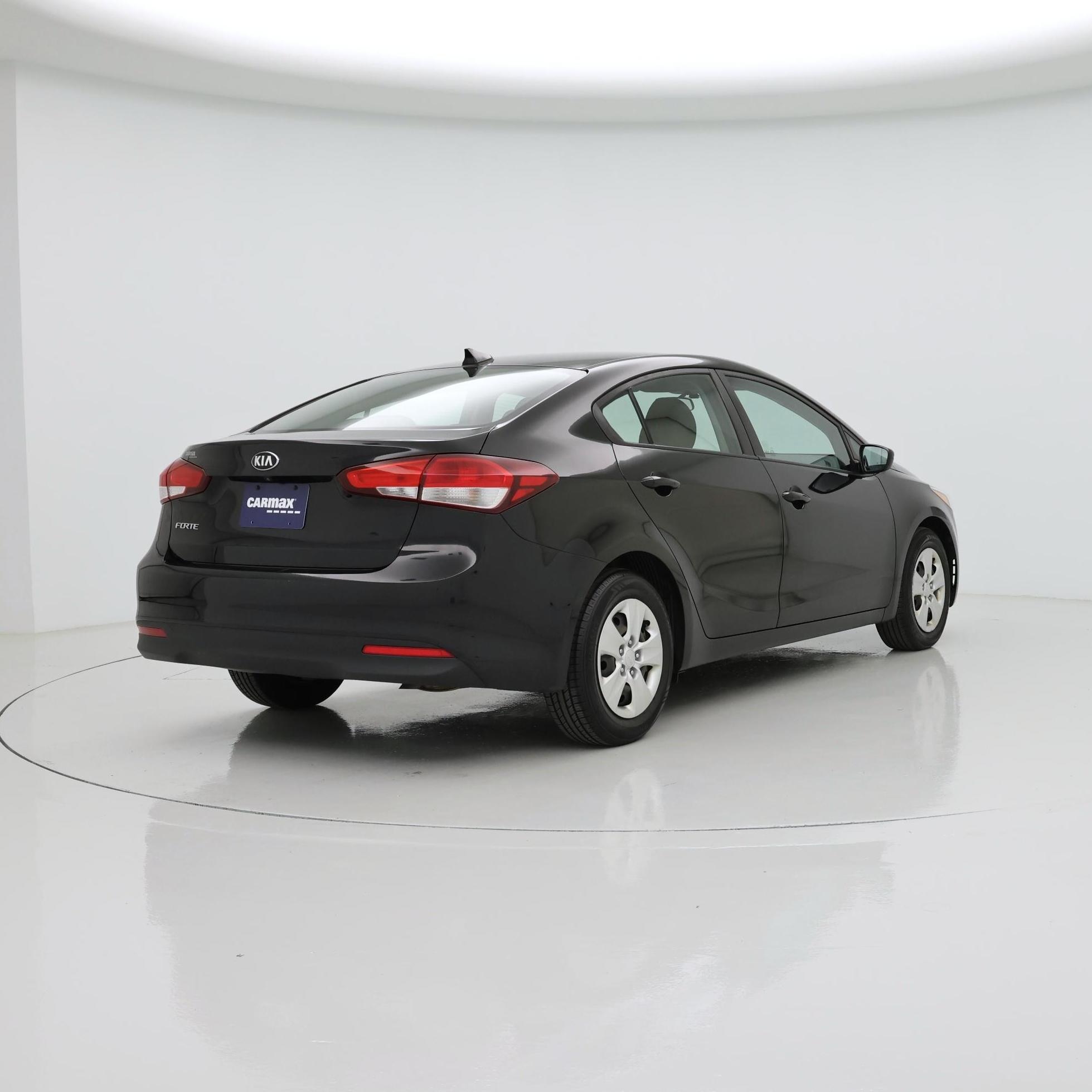 Thumbnail: 2018 Kia Forte - 8