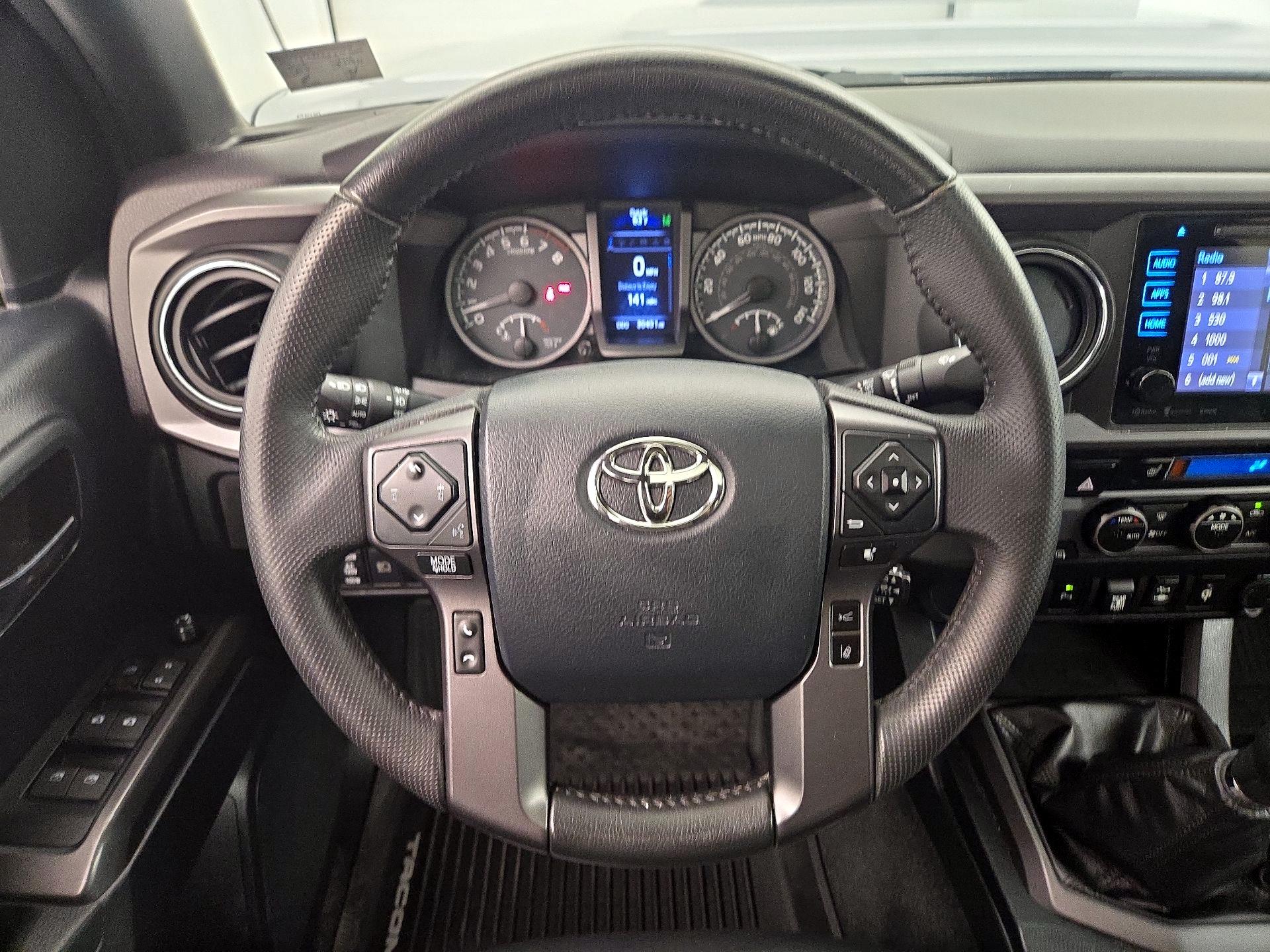 Thumbnail: 2019 Toyota Tacoma - 10