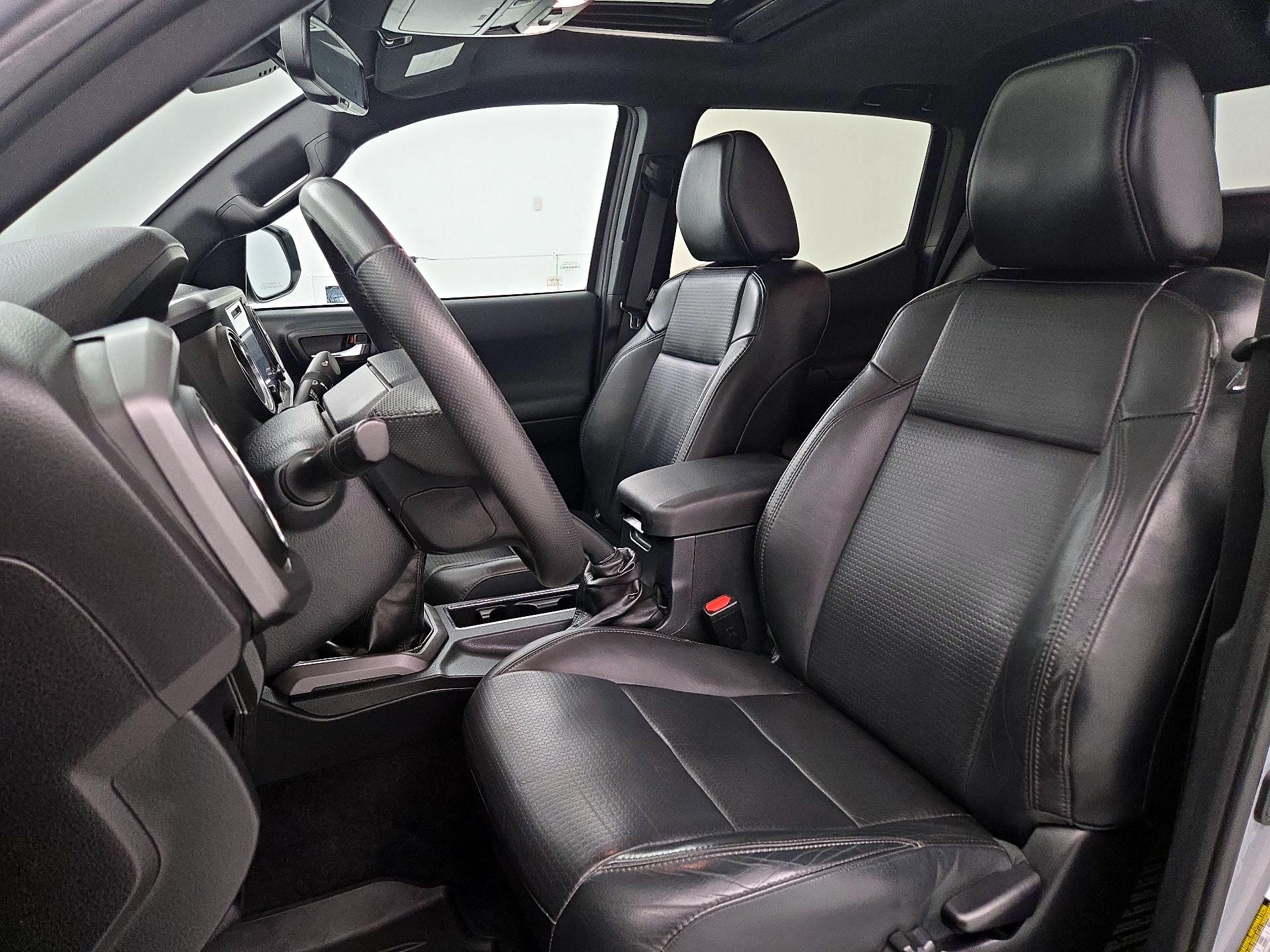 Thumbnail: 2019 Toyota Tacoma - 11