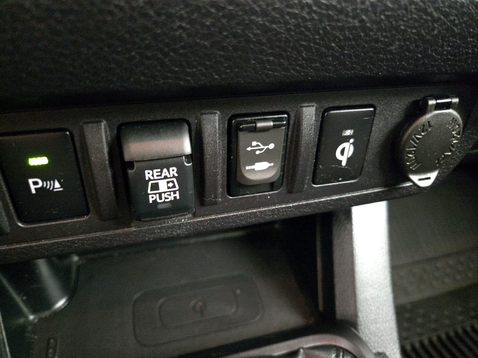 Thumbnail: 2019 Toyota Tacoma - 17