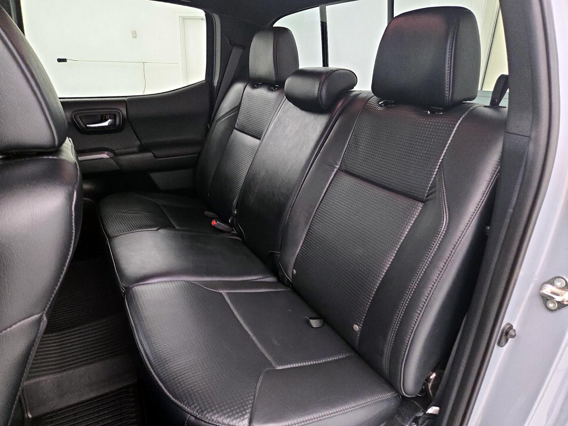 Thumbnail: 2019 Toyota Tacoma - 19