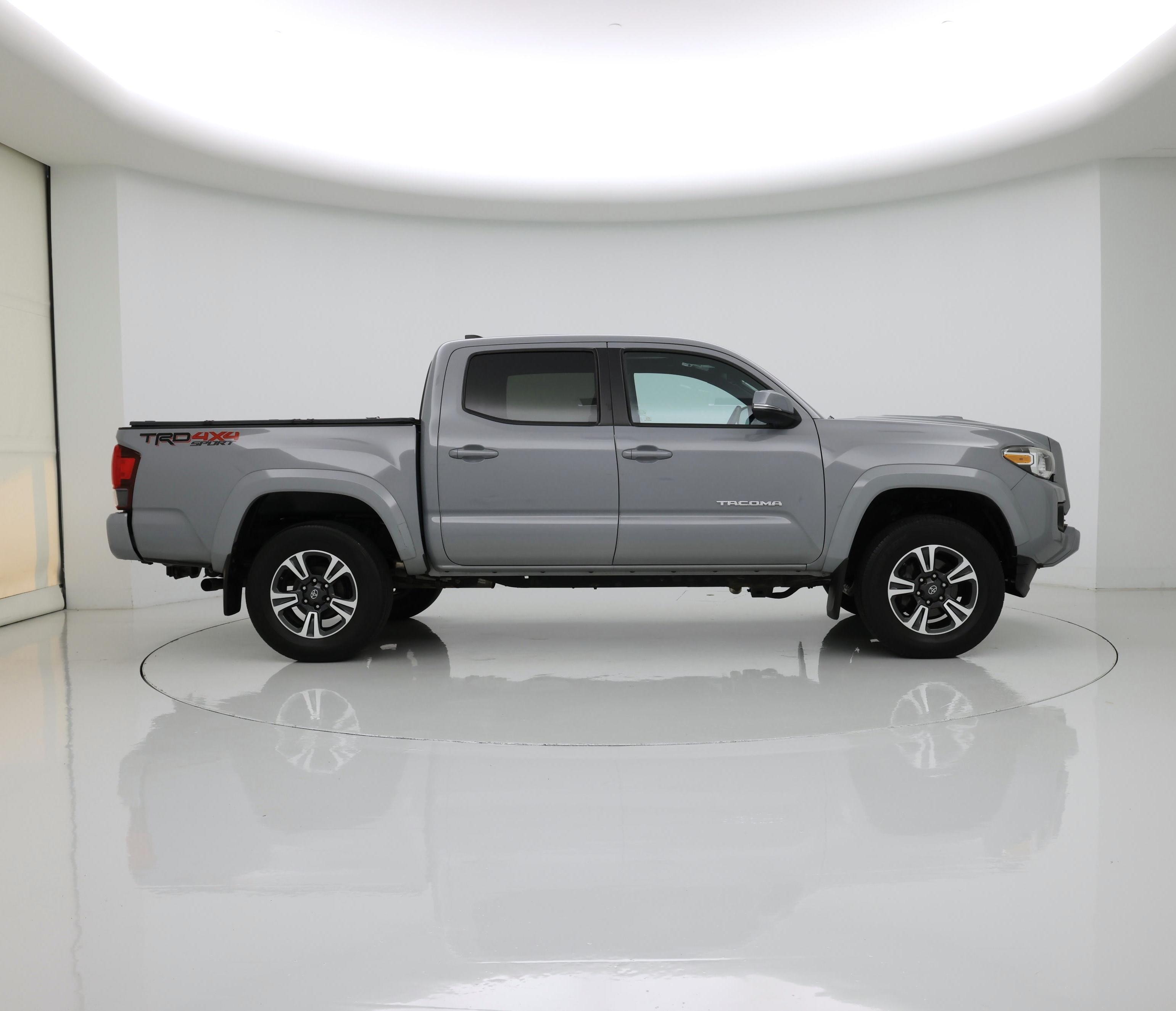 Thumbnail: 2019 Toyota Tacoma - 7