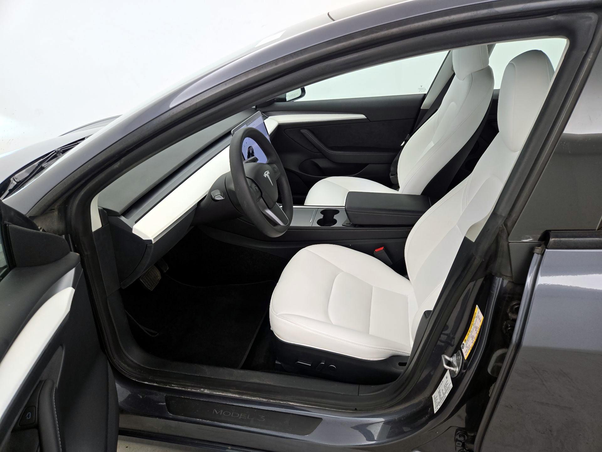 Thumbnail: 2023 Tesla Model 3 - 11