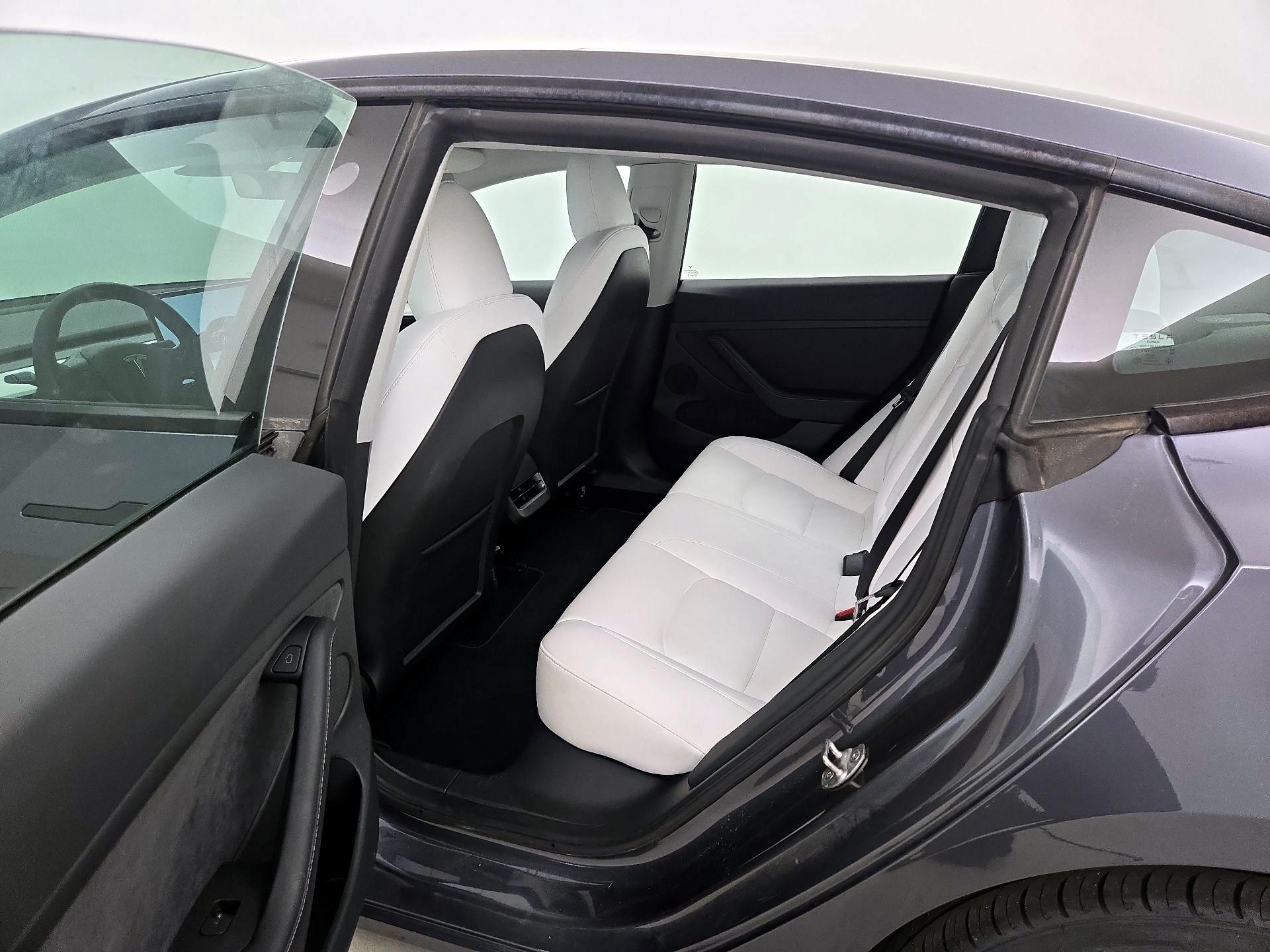 Thumbnail: 2023 Tesla Model 3 - 18