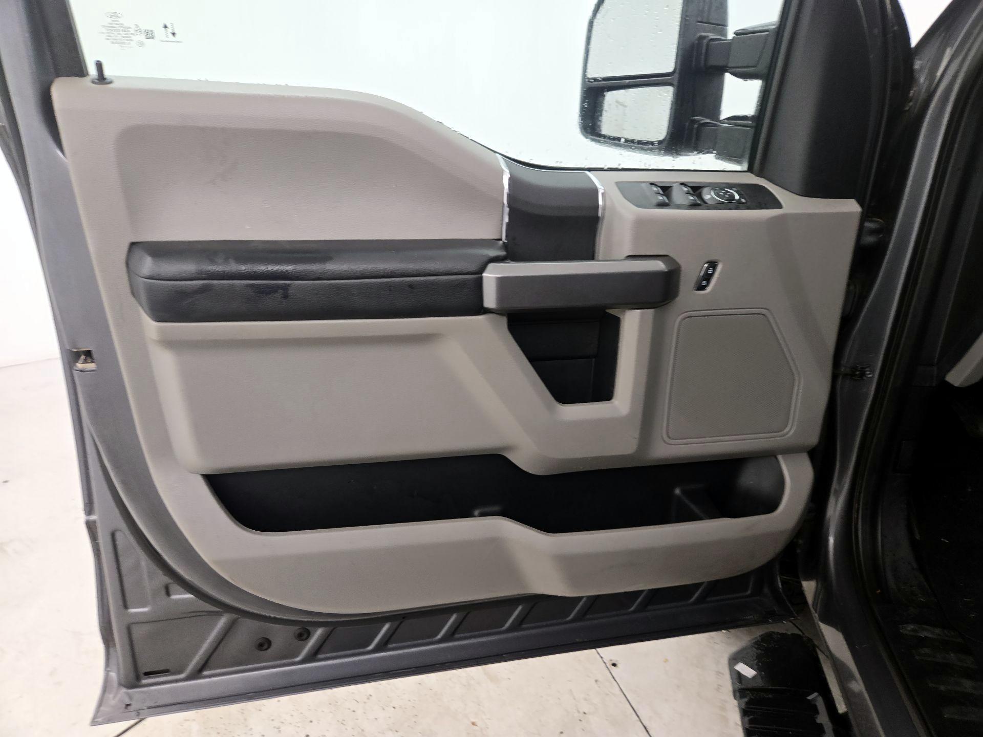 Thumbnail: 2021 Ford F-250 - 12